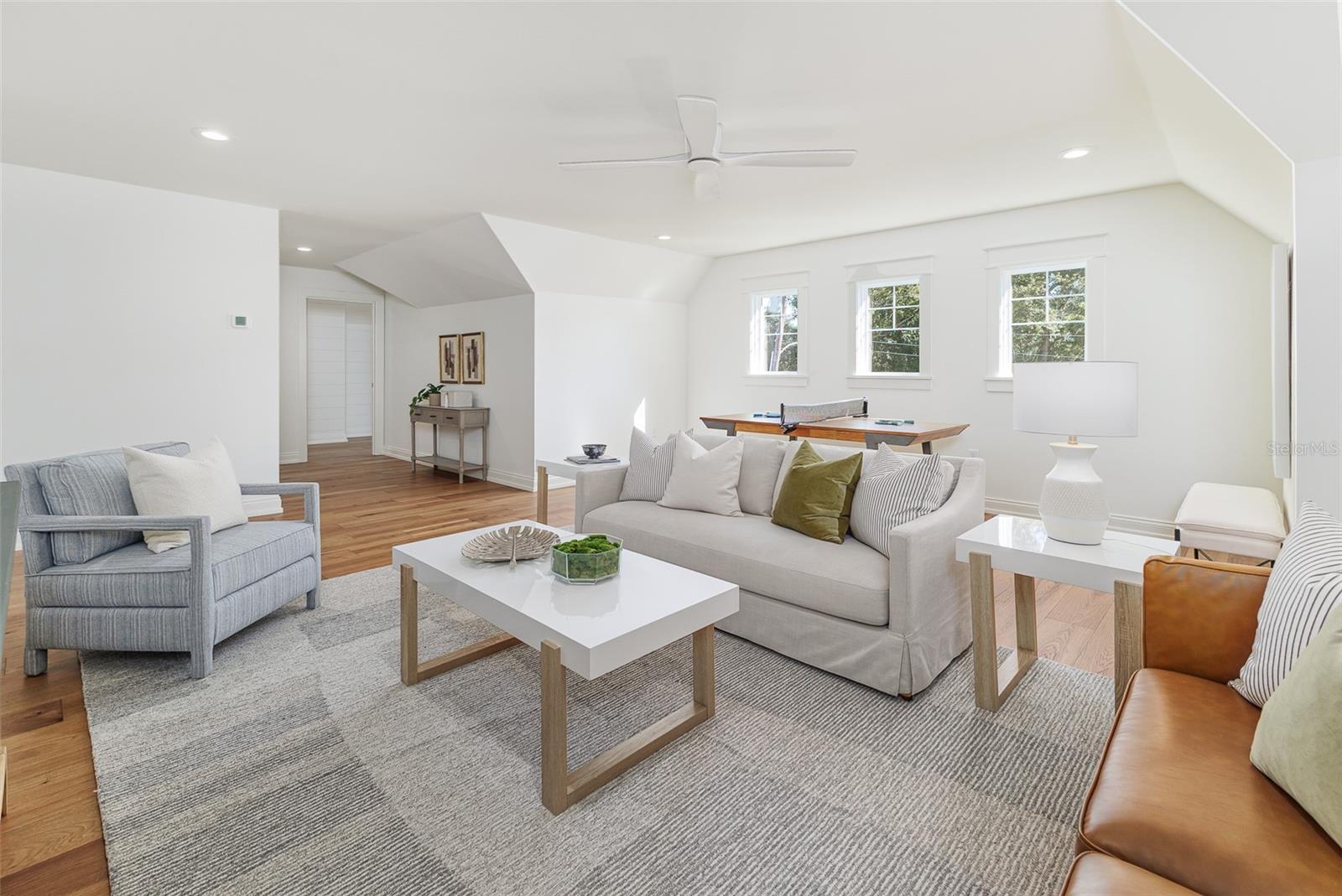 Image 28 of 85 For 2611 Berkeley Avenue