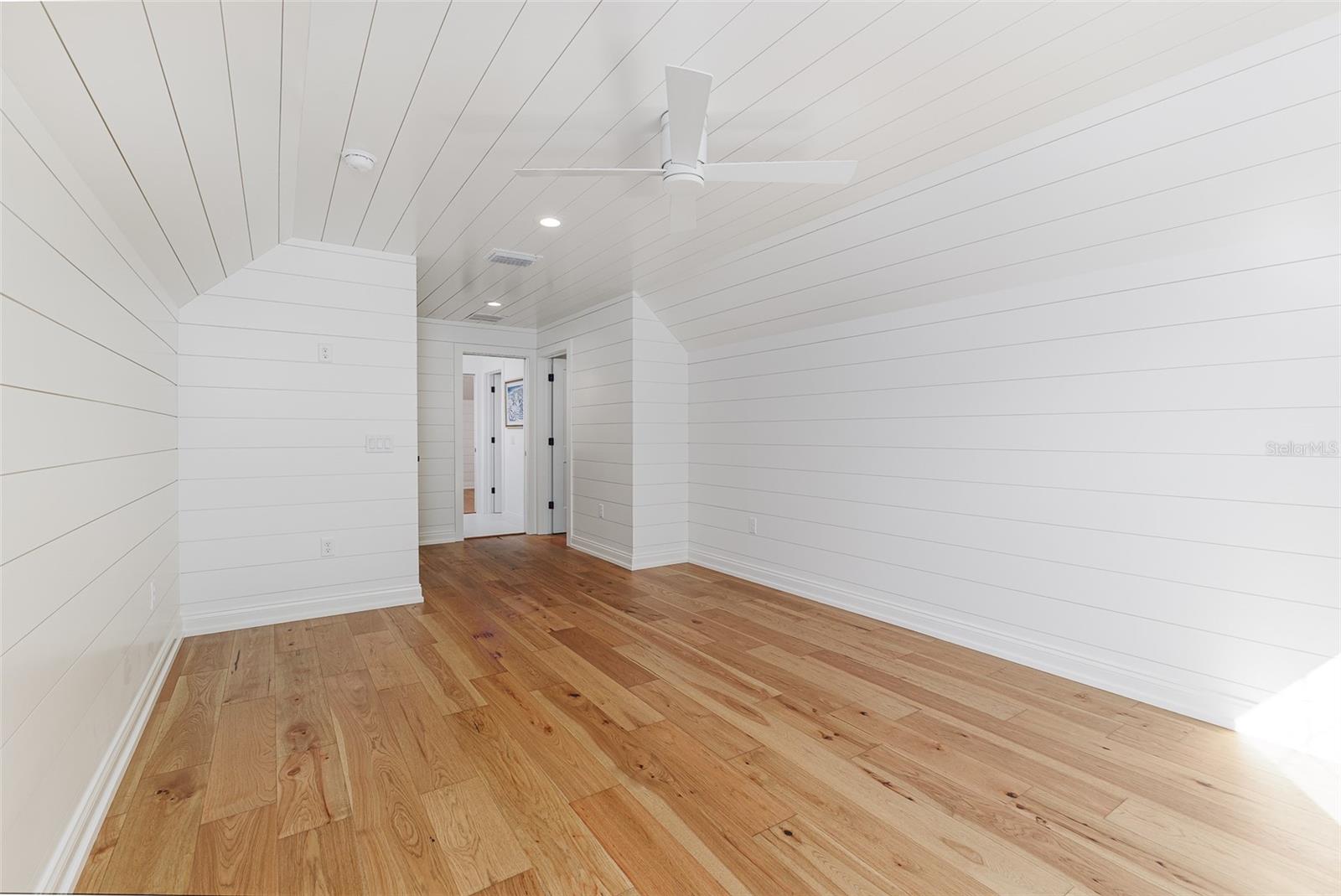 Image 30 of 85 For 2611 Berkeley Avenue