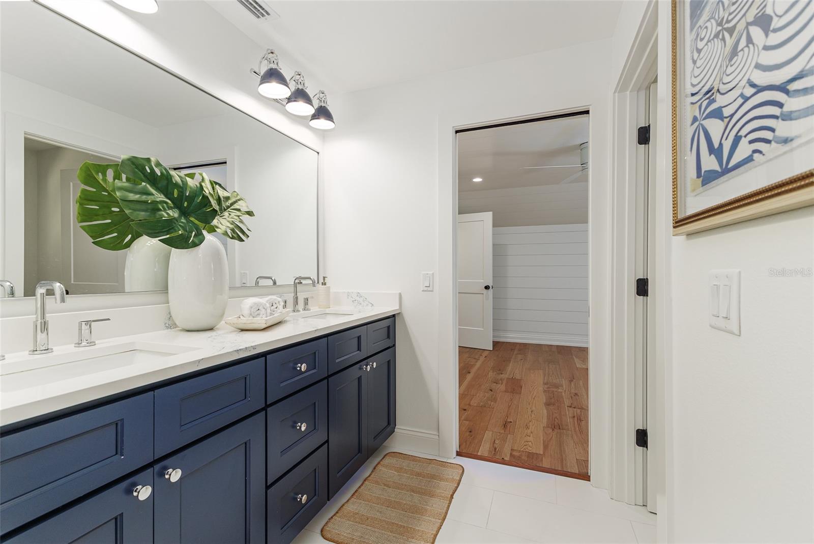 Image 33 of 85 For 2611 Berkeley Avenue