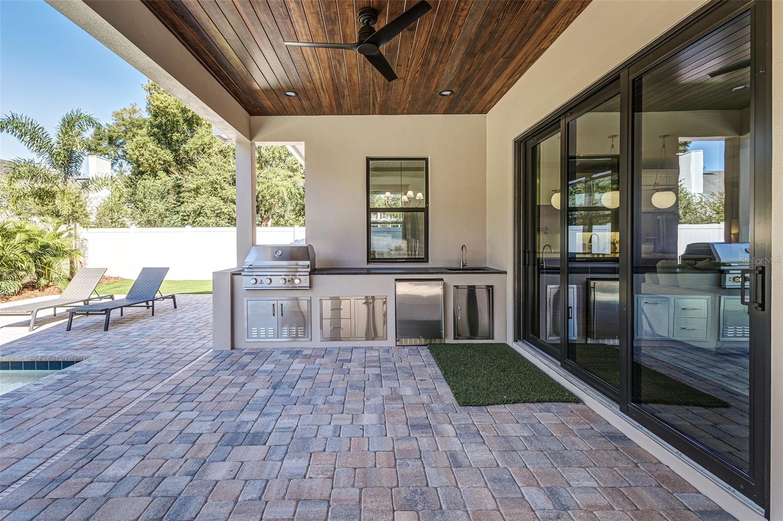 Image 40 of 85 For 2611 Berkeley Avenue