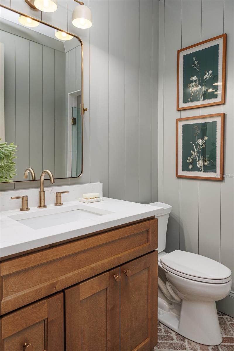 Image 47 of 85 For 2611 Berkeley Avenue