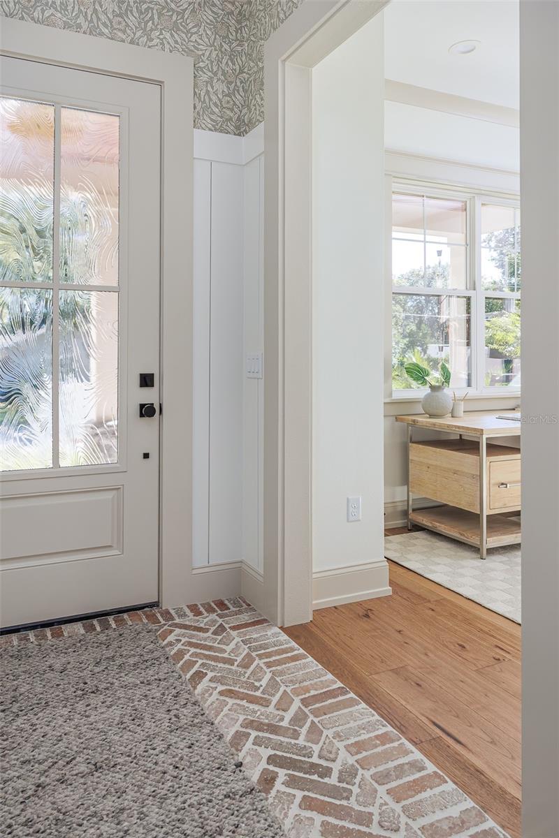 Image 48 of 85 For 2611 Berkeley Avenue