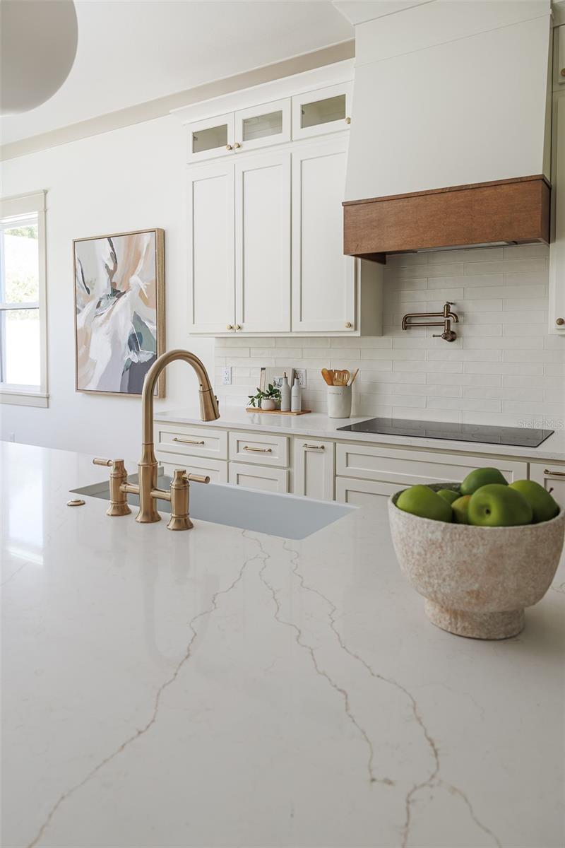 Image 54 of 85 For 2611 Berkeley Avenue