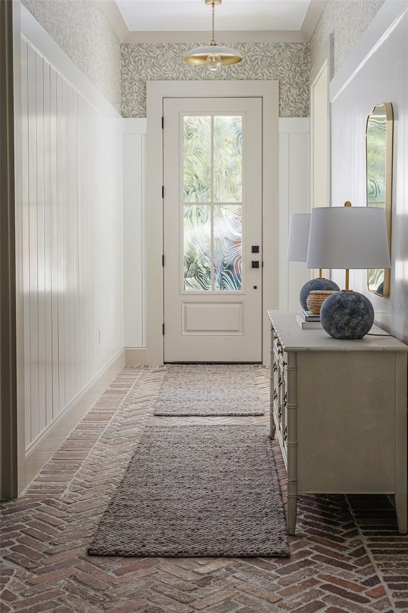 Image 6 of 85 For 2611 Berkeley Avenue