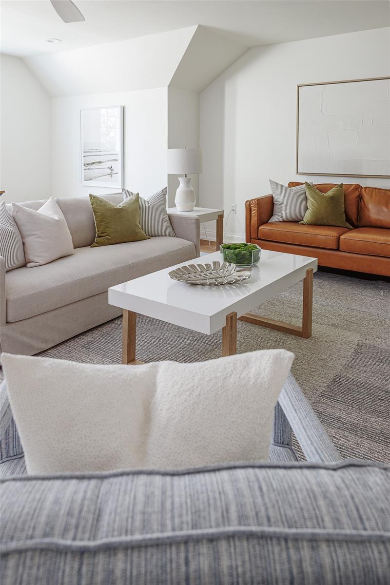 Image 76 of 85 For 2611 Berkeley Avenue