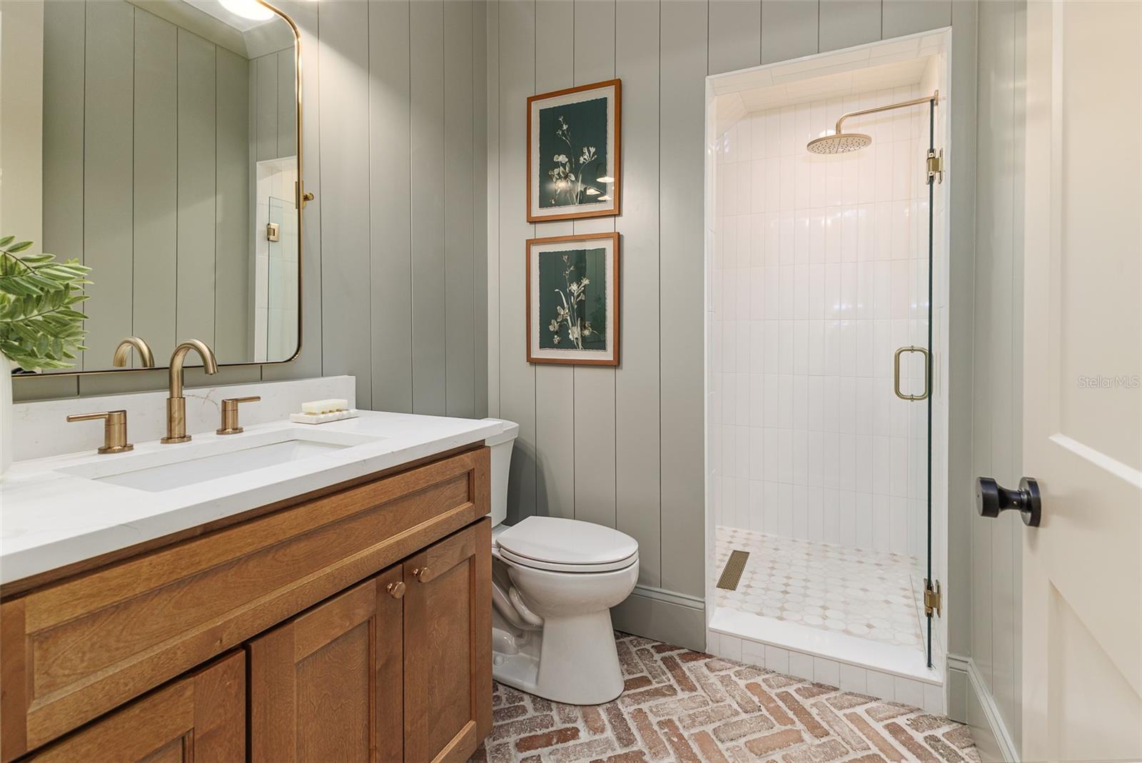 Image 8 of 85 For 2611 Berkeley Avenue