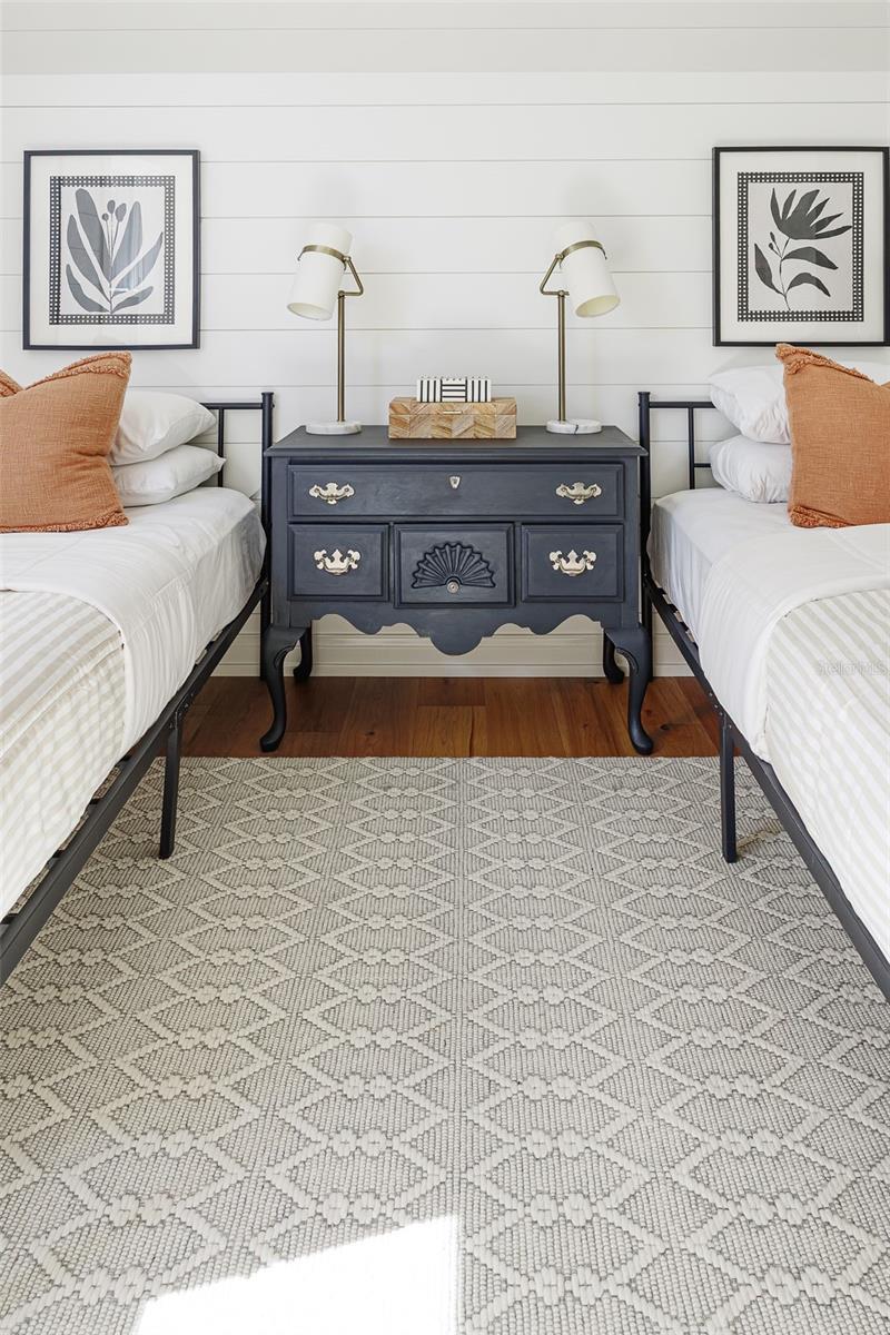 Image 83 of 85 For 2611 Berkeley Avenue