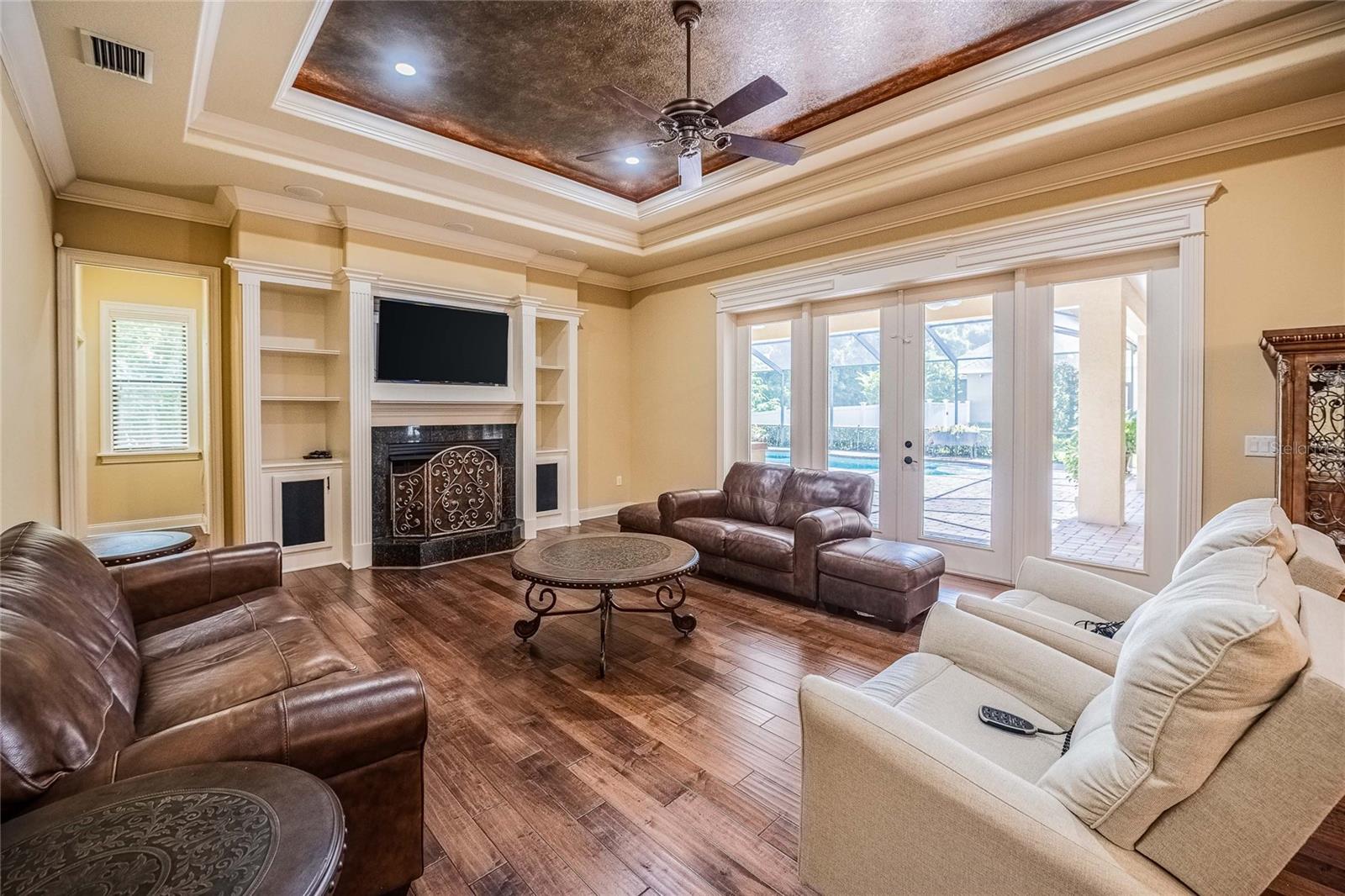 Image 18 of 53 For 6658 Crescent Woods Circle