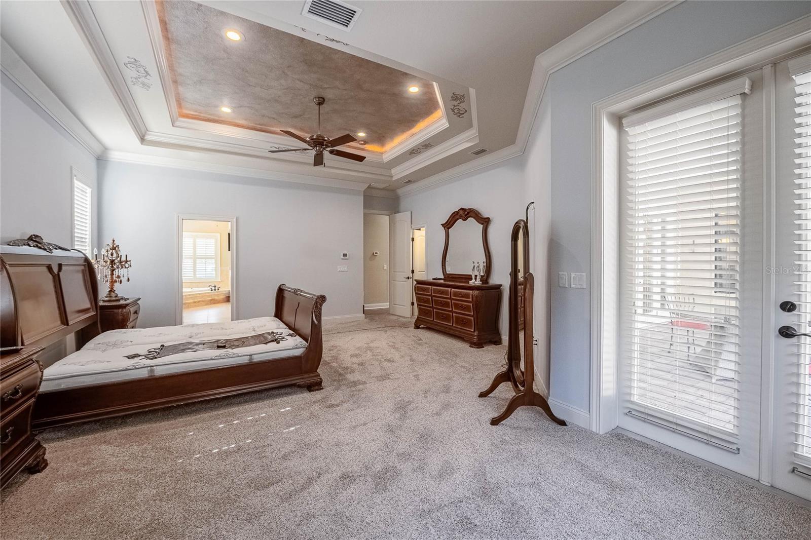 Image 22 of 53 For 6658 Crescent Woods Circle