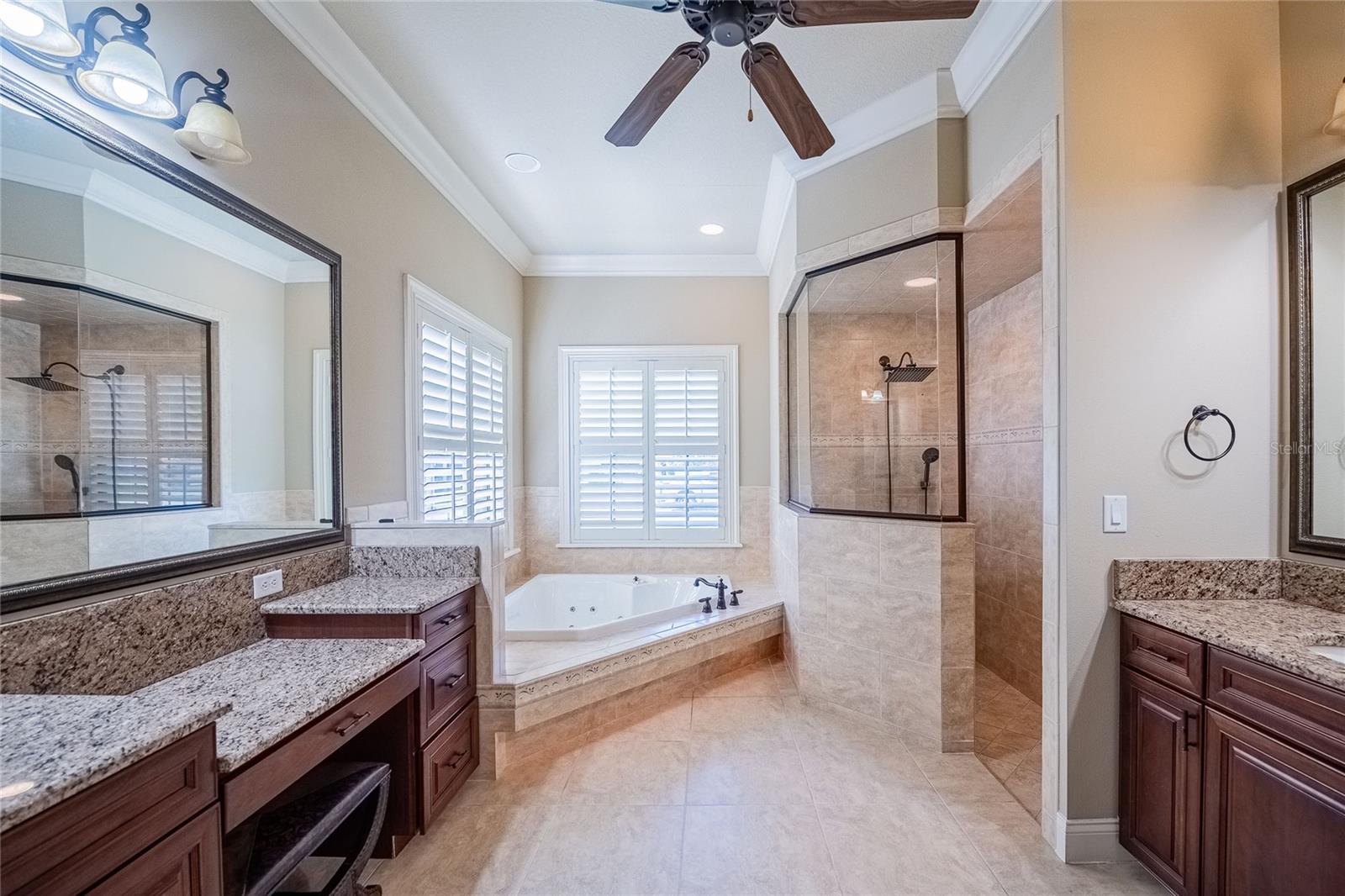 Image 24 of 53 For 6658 Crescent Woods Circle