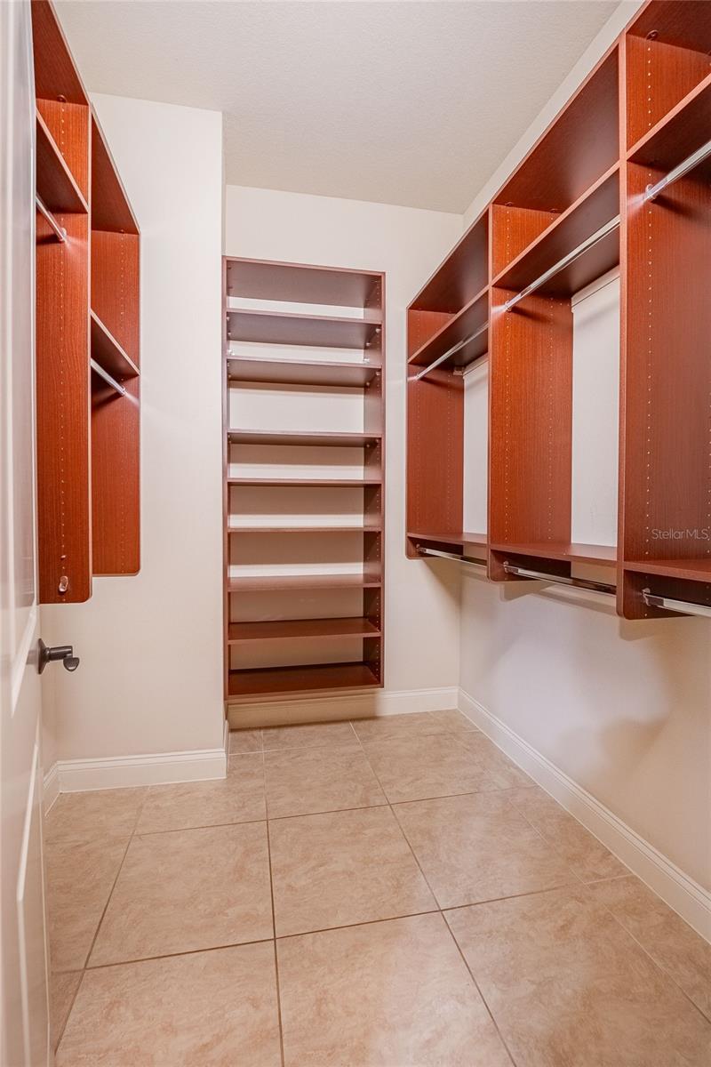 Image 25 of 53 For 6658 Crescent Woods Circle