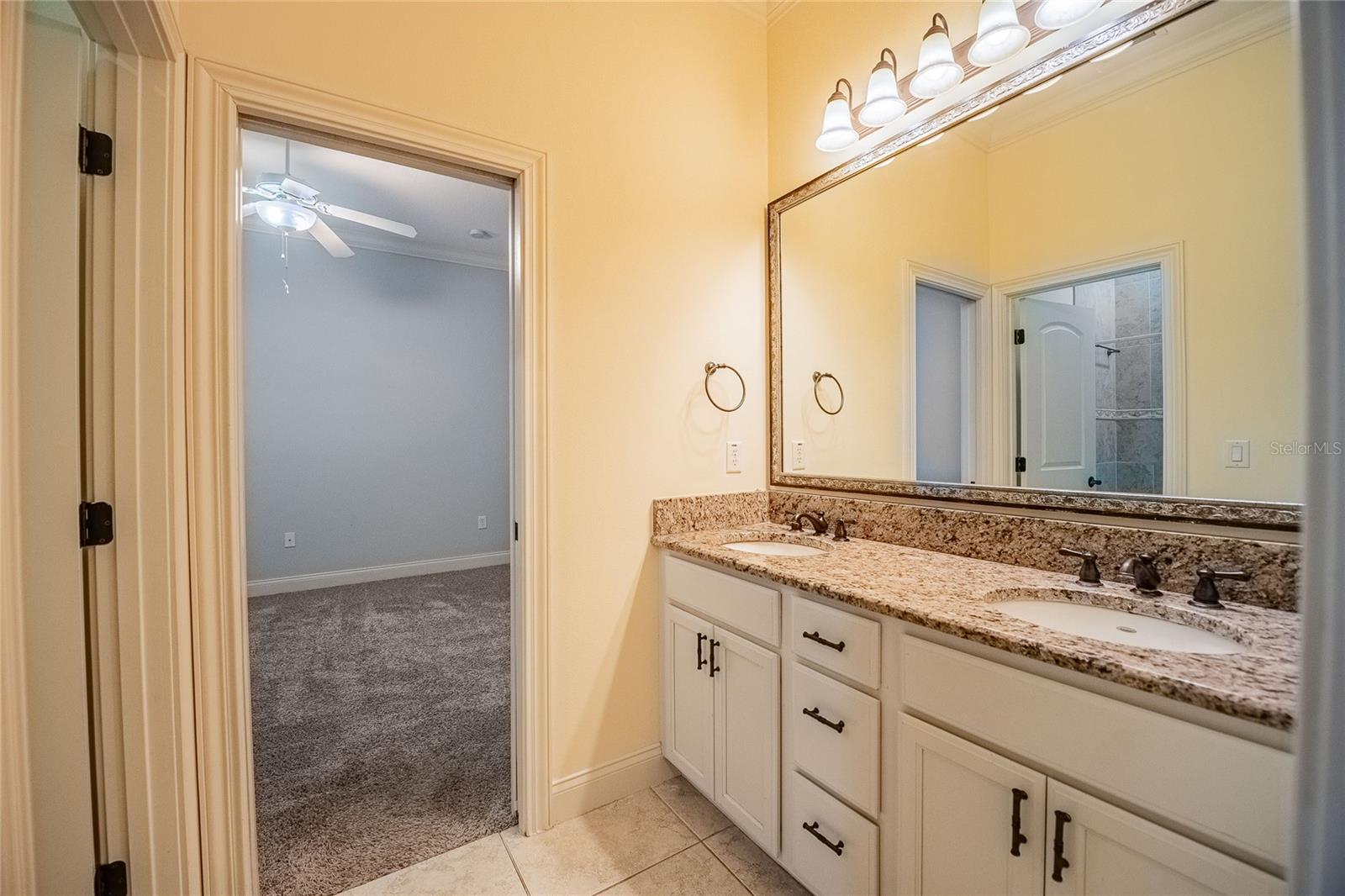 Image 37 of 53 For 6658 Crescent Woods Circle