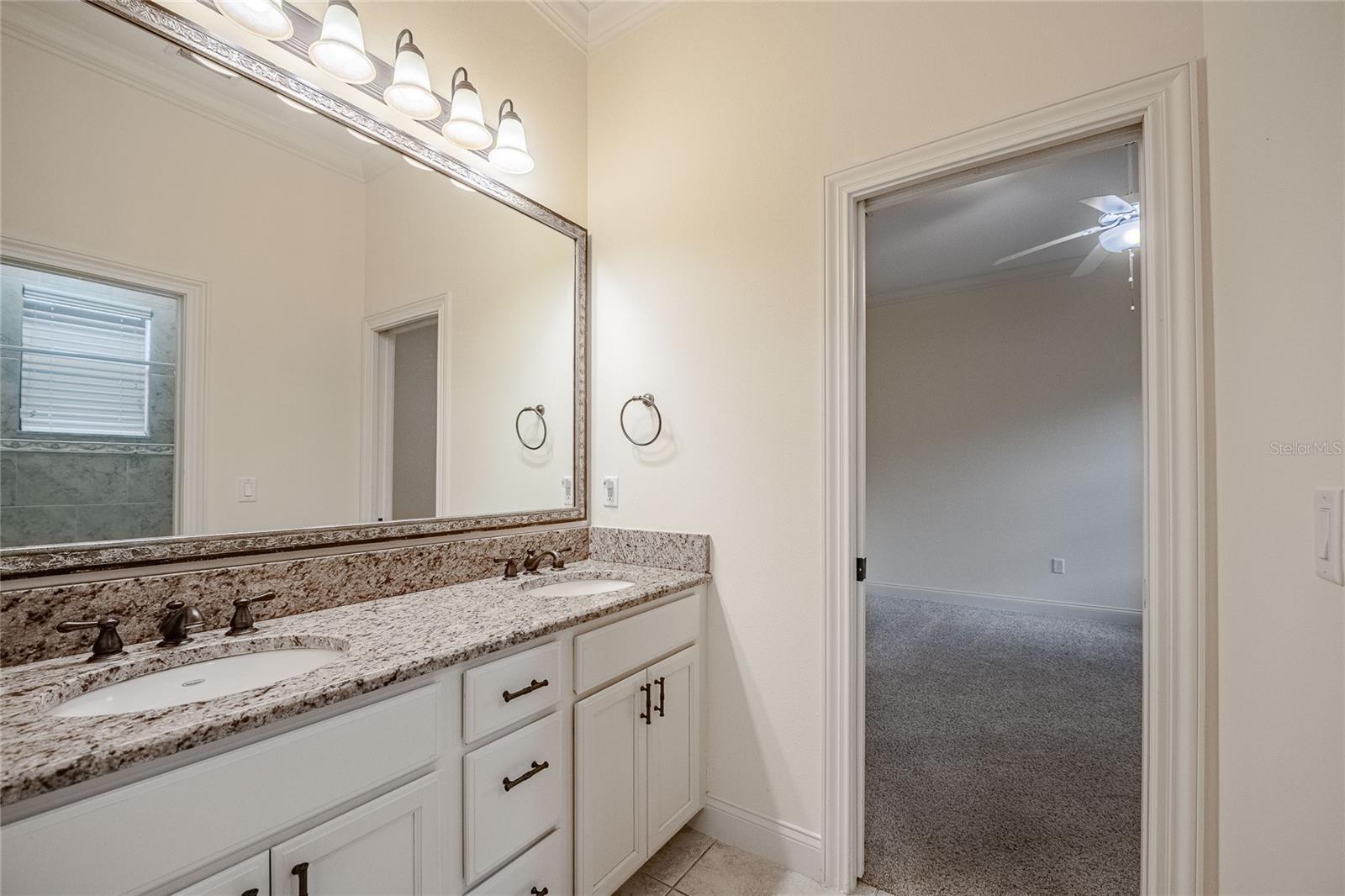 Image 38 of 53 For 6658 Crescent Woods Circle