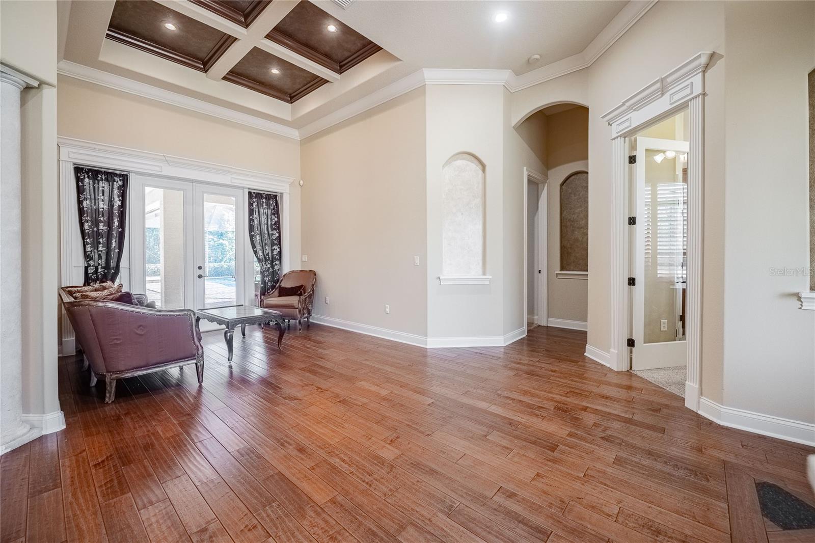 Image 8 of 53 For 6658 Crescent Woods Circle