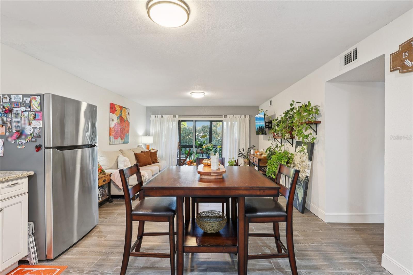 Image 10 of 27 For 202 La Casa 202