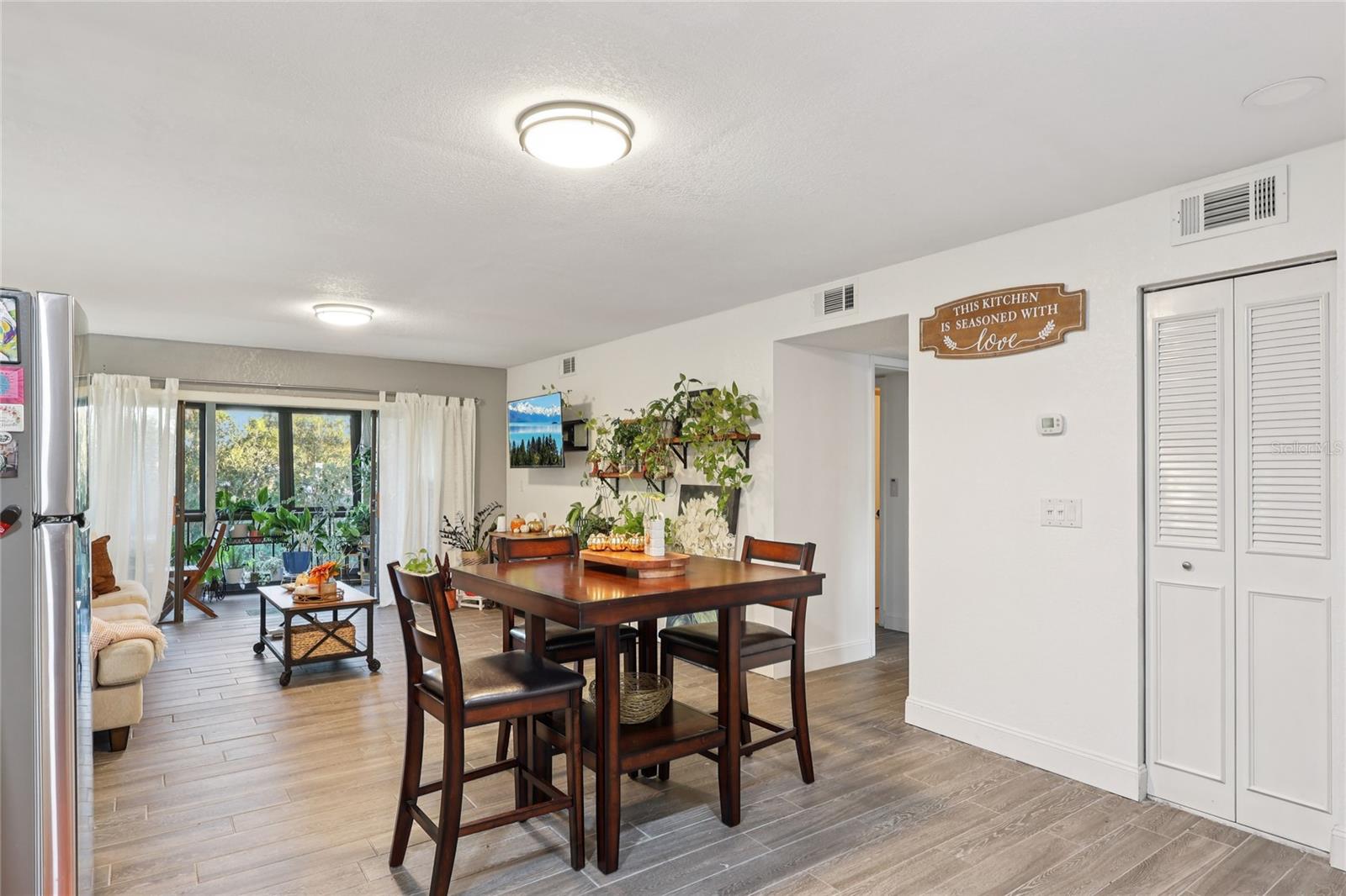 Image 11 of 27 For 202 La Casa 202