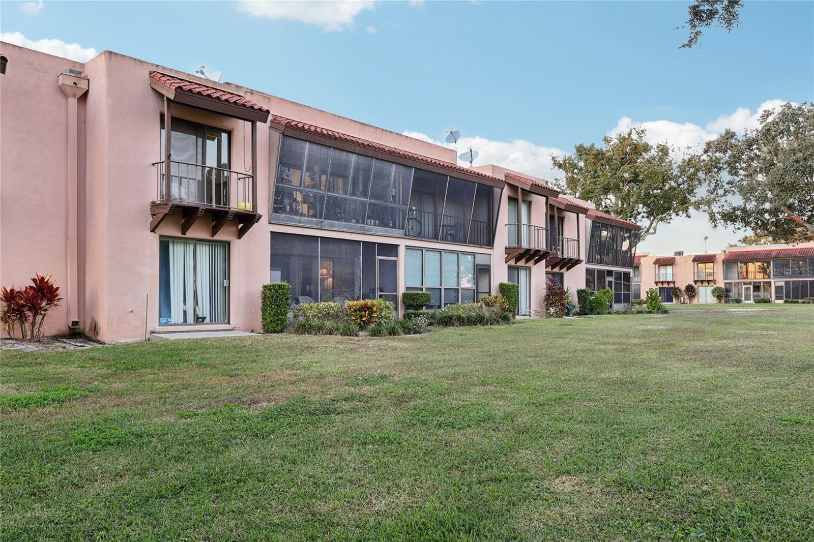 Image 24 of 27 For 202 La Casa 202