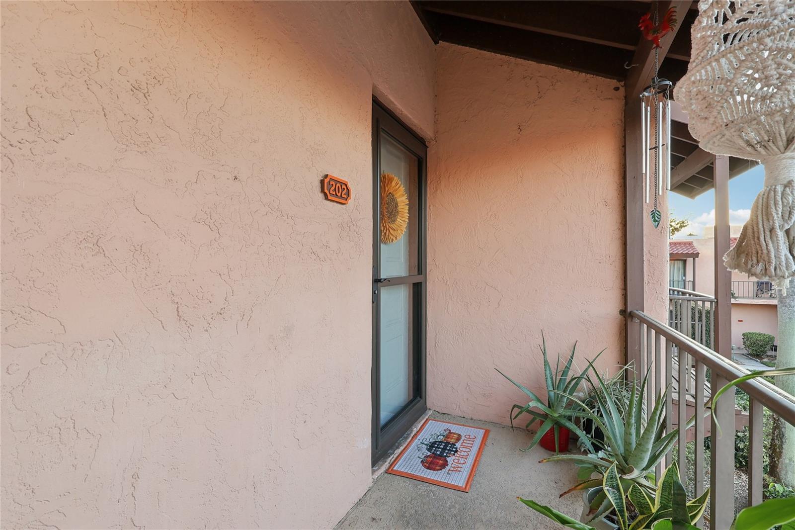 Image 3 of 27 For 202 La Casa 202