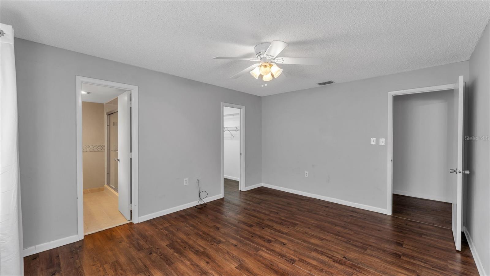 Image 13 of 30 For 553 Villa Vista Boulevard