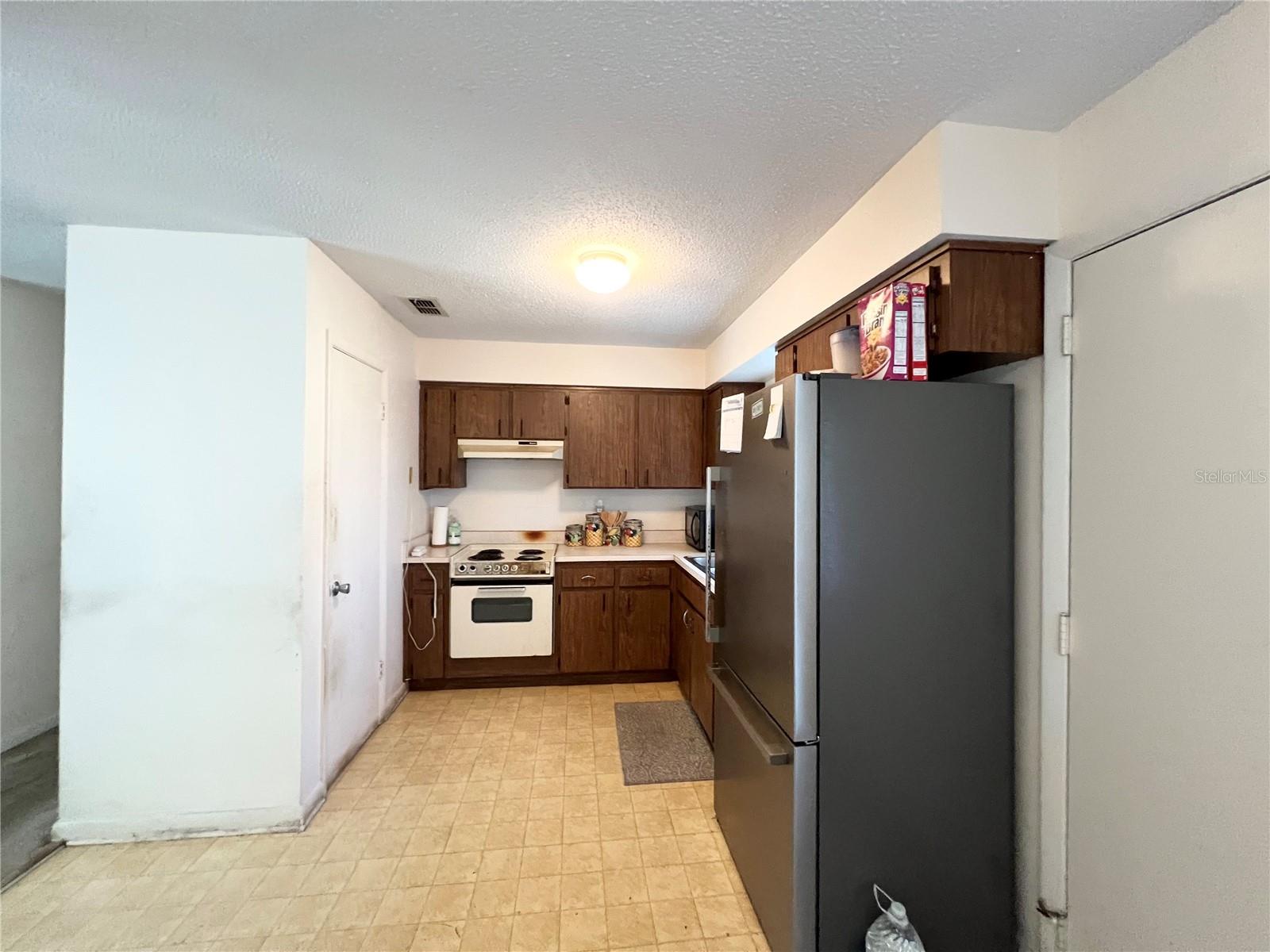 Image 4 of 8 For 1615 Blossom Circle E