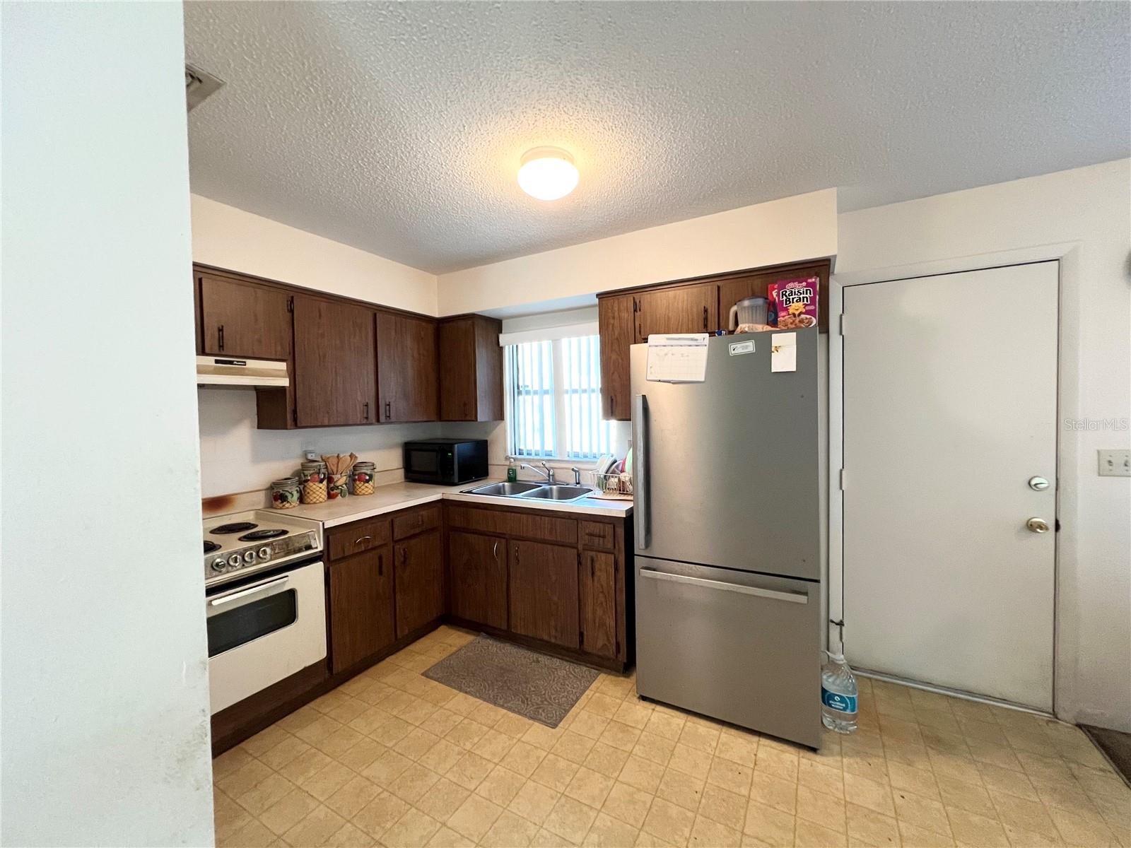 Image 5 of 8 For 1615 Blossom Circle E