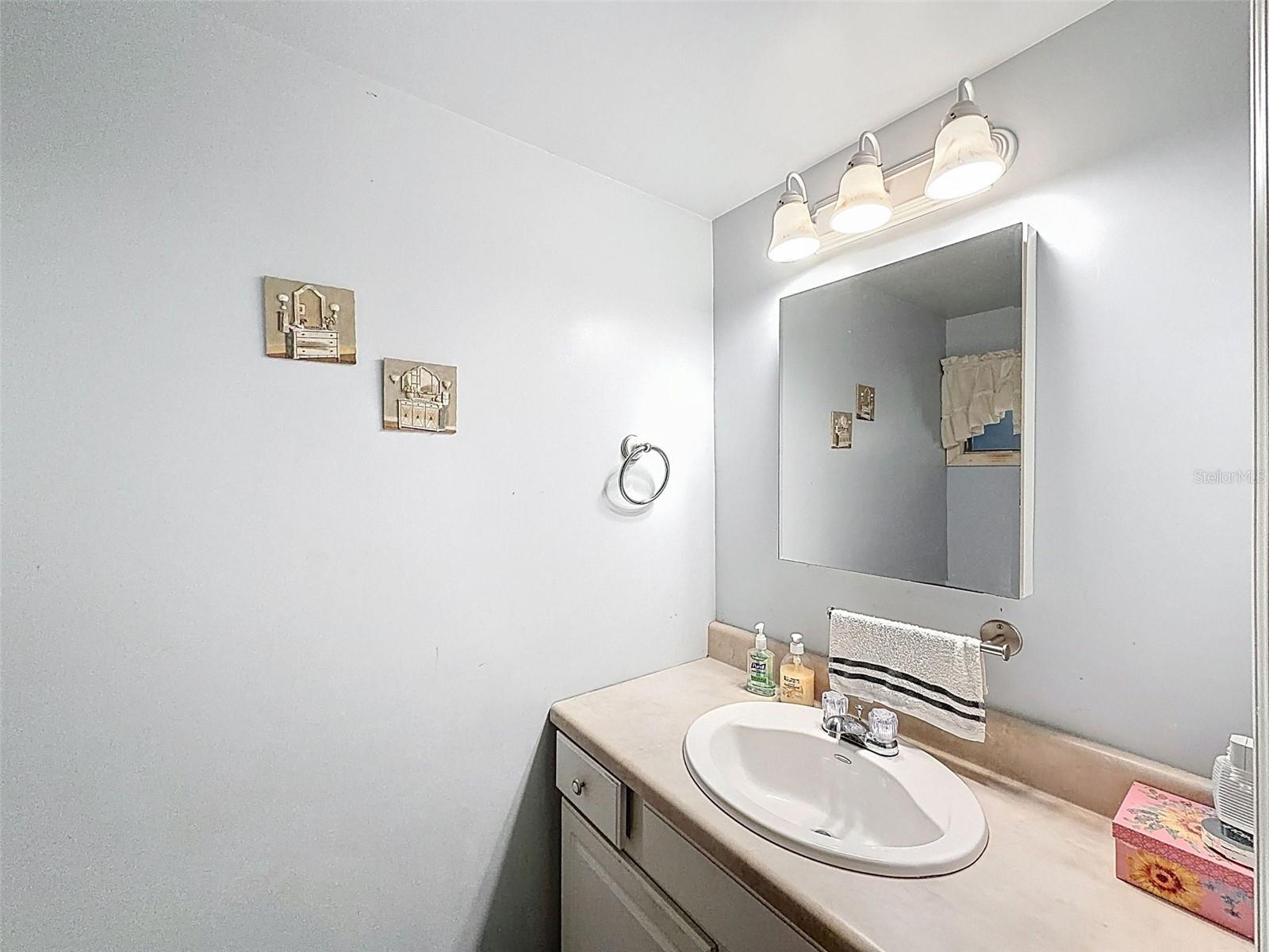 Image 23 of 43 For 1823 Blue Lake Drive