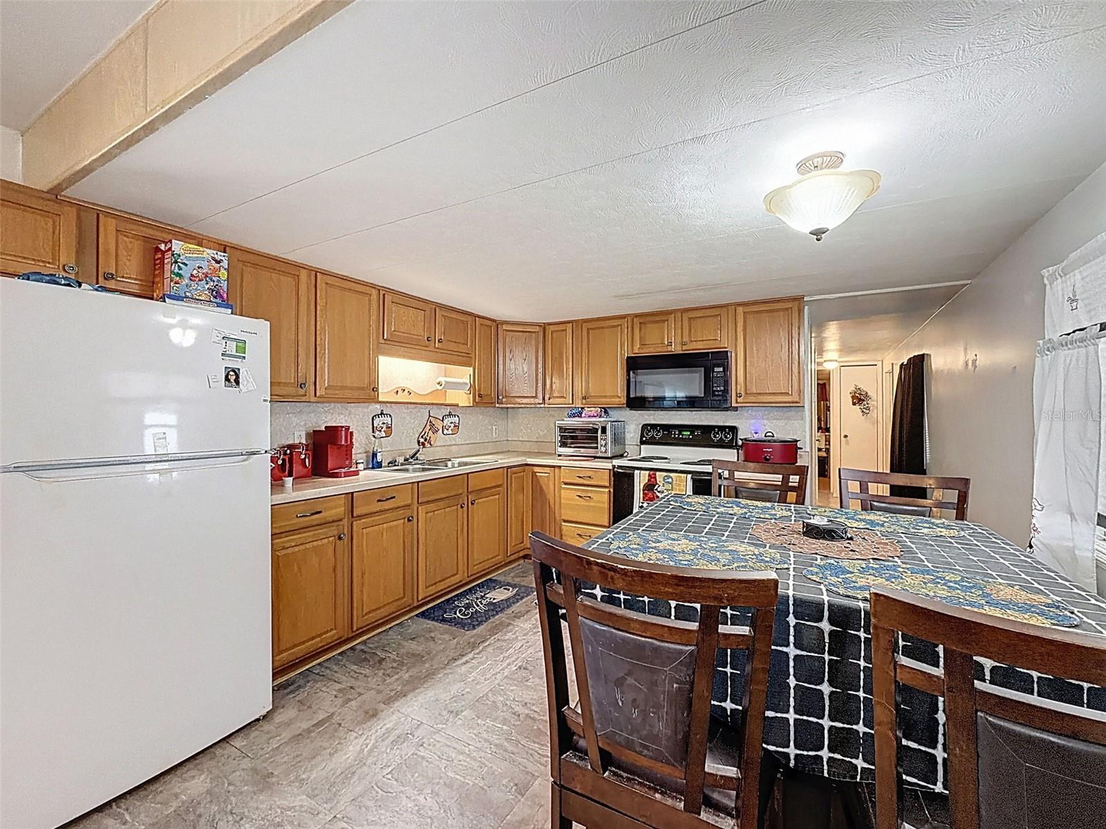 Image 3 of 43 For 1823 Blue Lake Drive