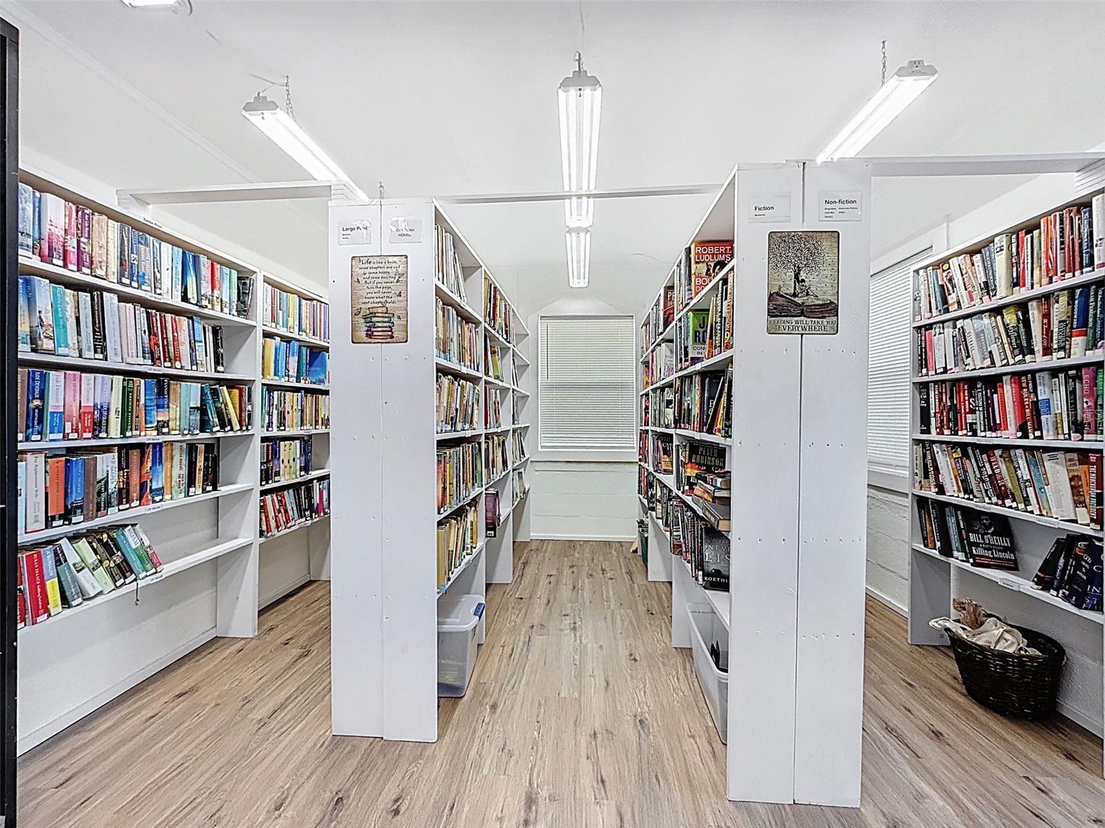 Image 31 of 43 For 1823 Blue Lake Drive