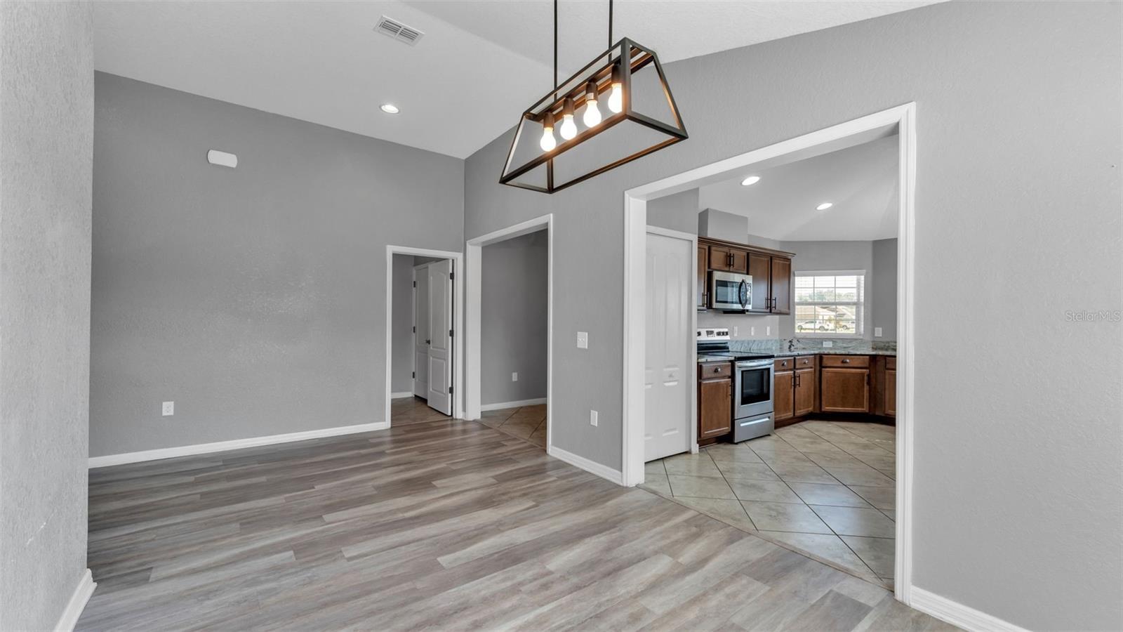 Image 13 of 44 For 278 Kissengen Park Drive