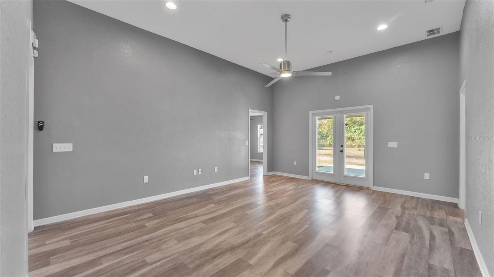 Image 20 of 44 For 278 Kissengen Park Drive