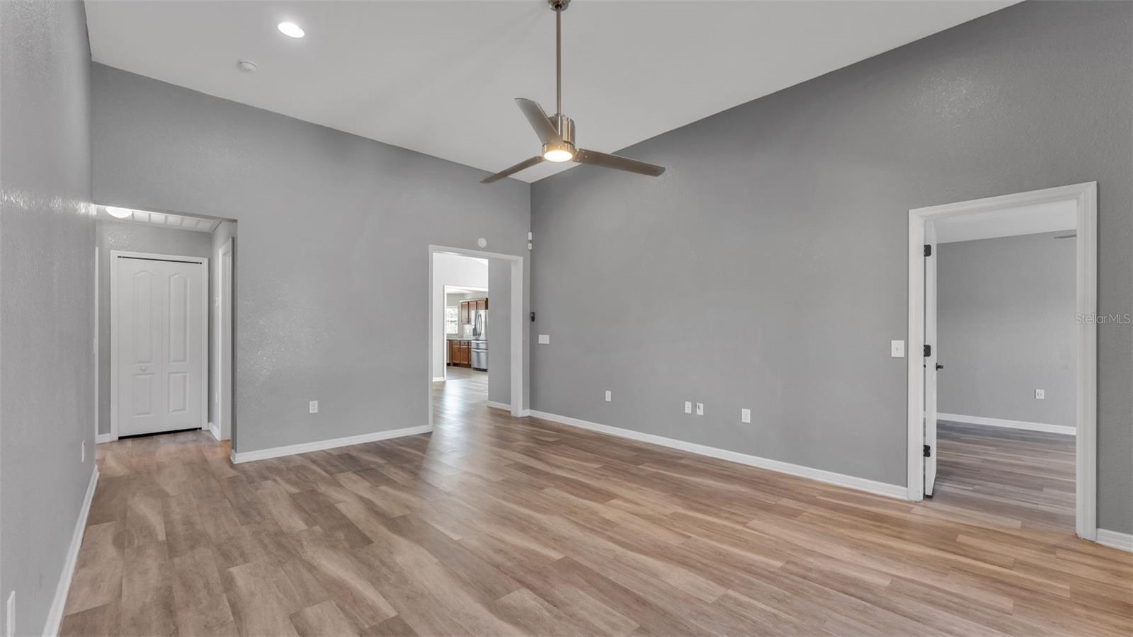 Image 21 of 44 For 278 Kissengen Park Drive