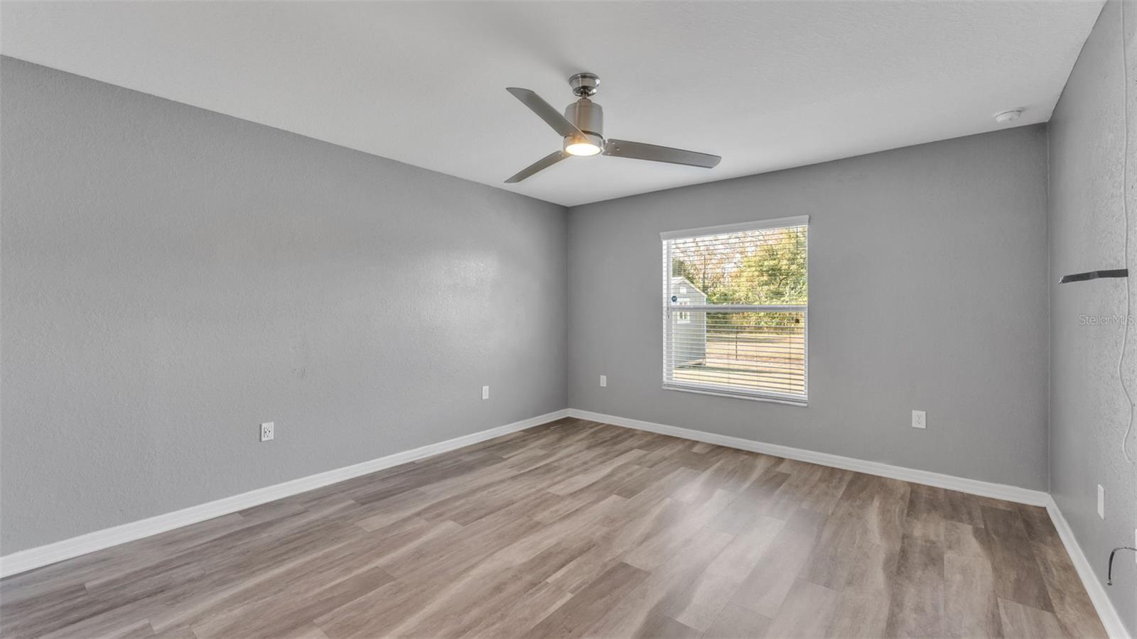 Image 22 of 44 For 278 Kissengen Park Drive