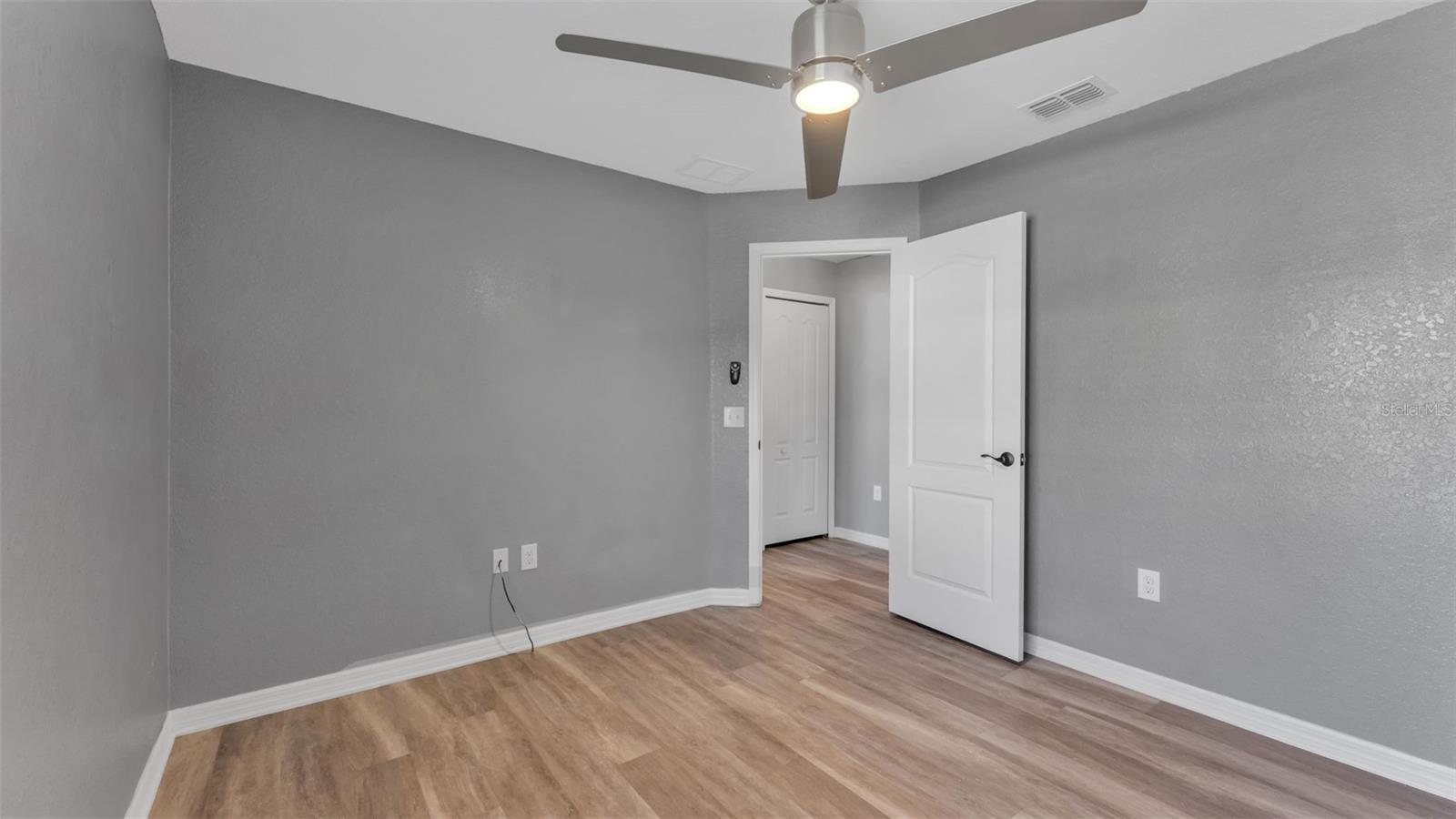 Image 37 of 44 For 278 Kissengen Park Drive