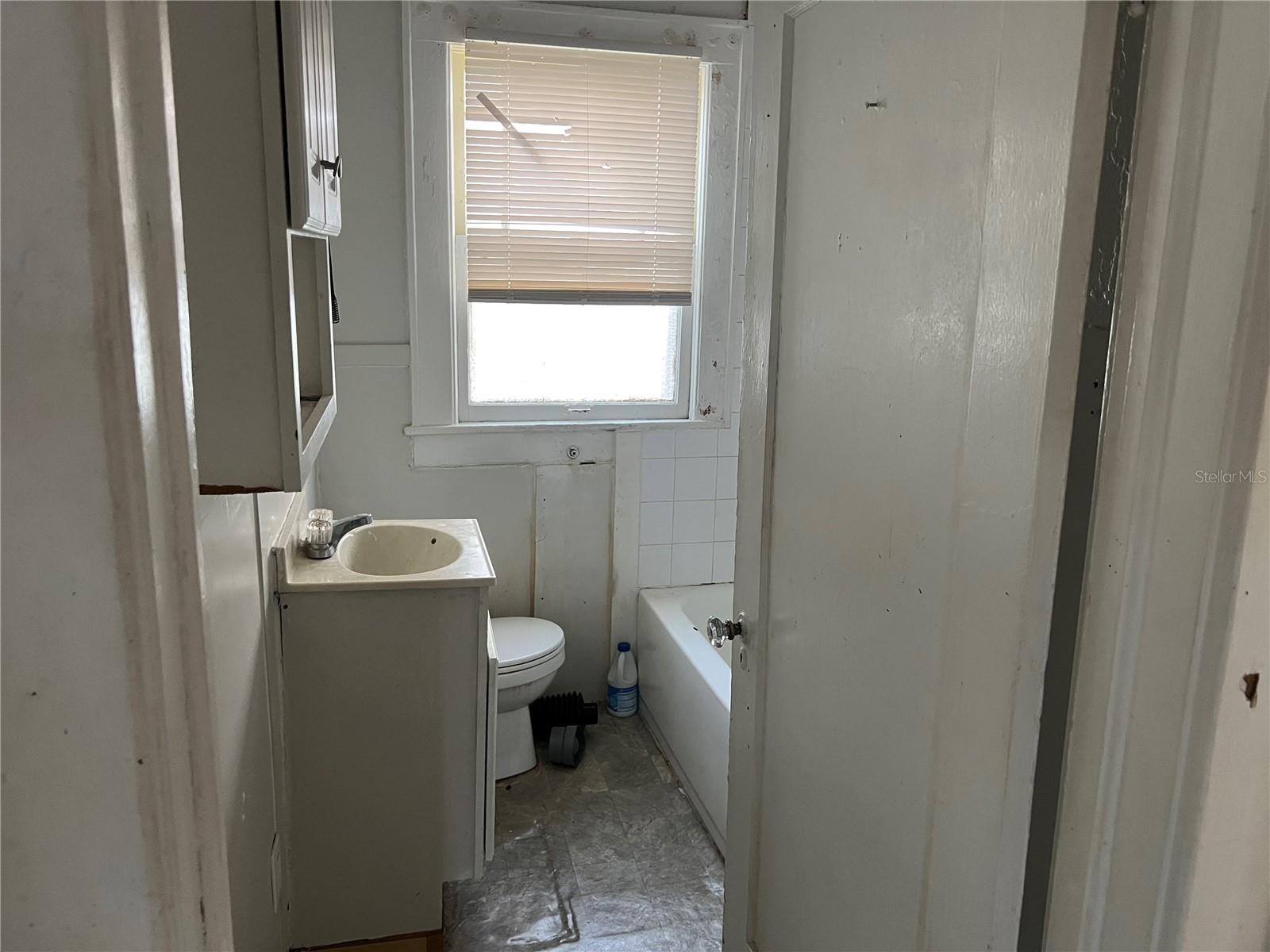 Image 27 of 36 For 217 Belmar Street