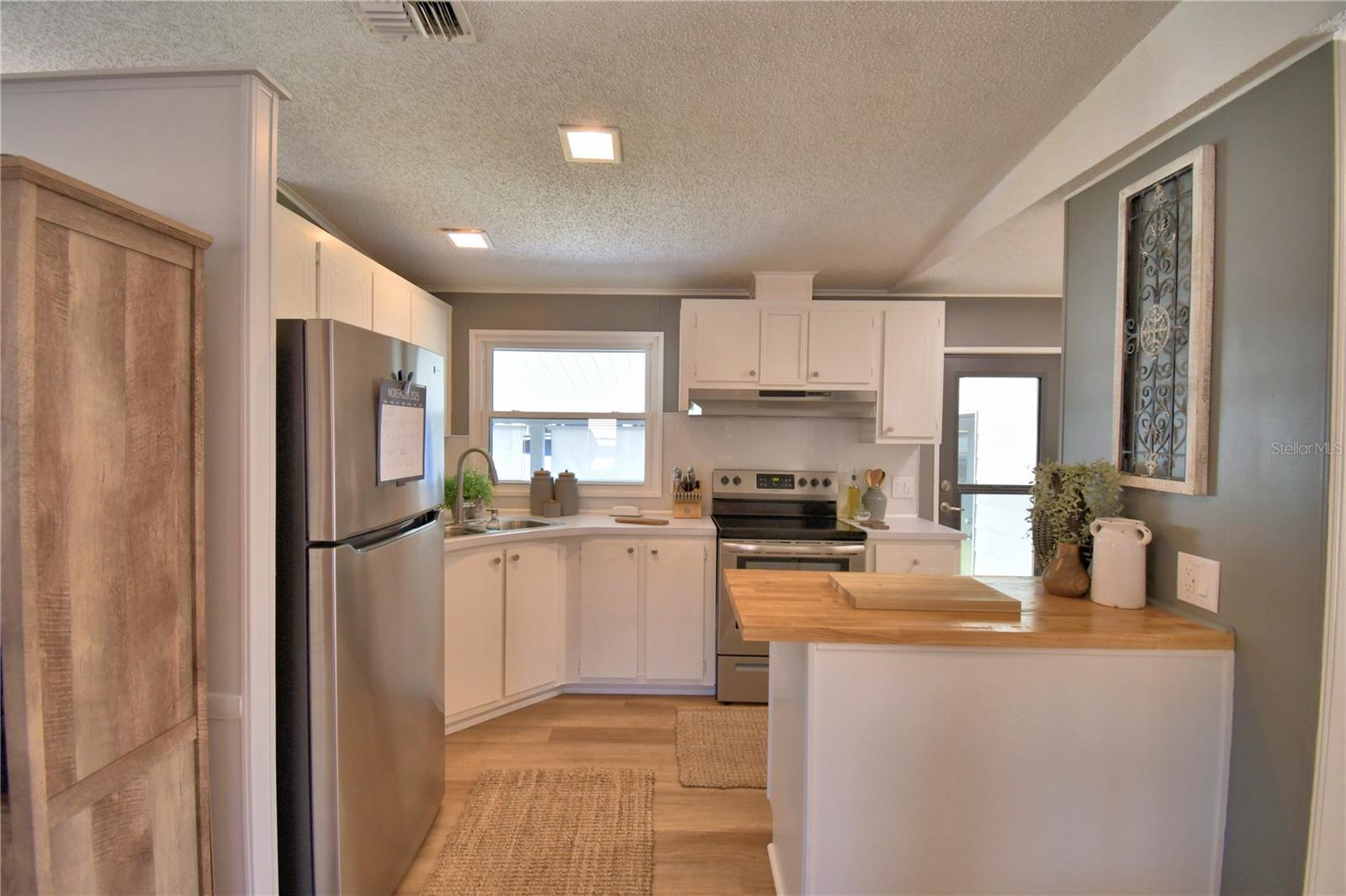 Image 10 of 50 For 4849 Goldenview Lane