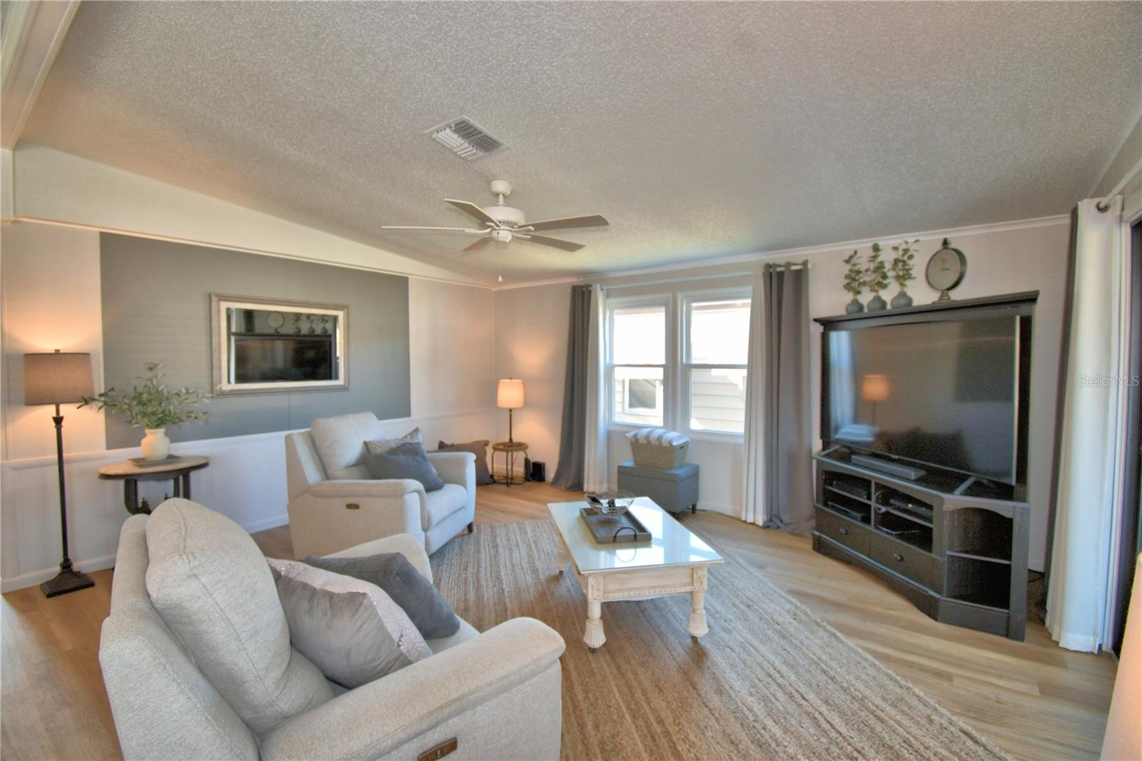 Image 14 of 50 For 4849 Goldenview Lane