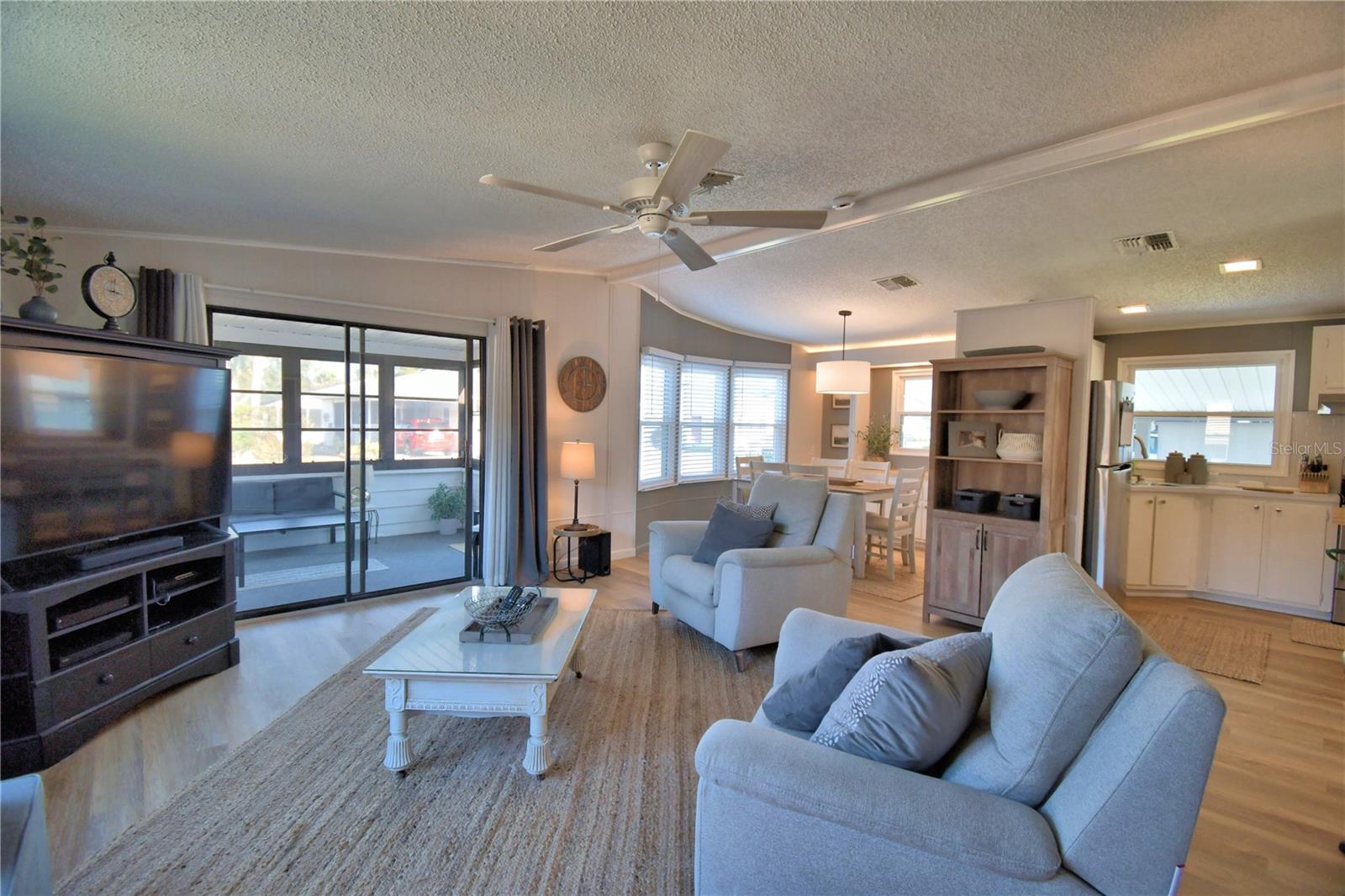 Image 15 of 50 For 4849 Goldenview Lane