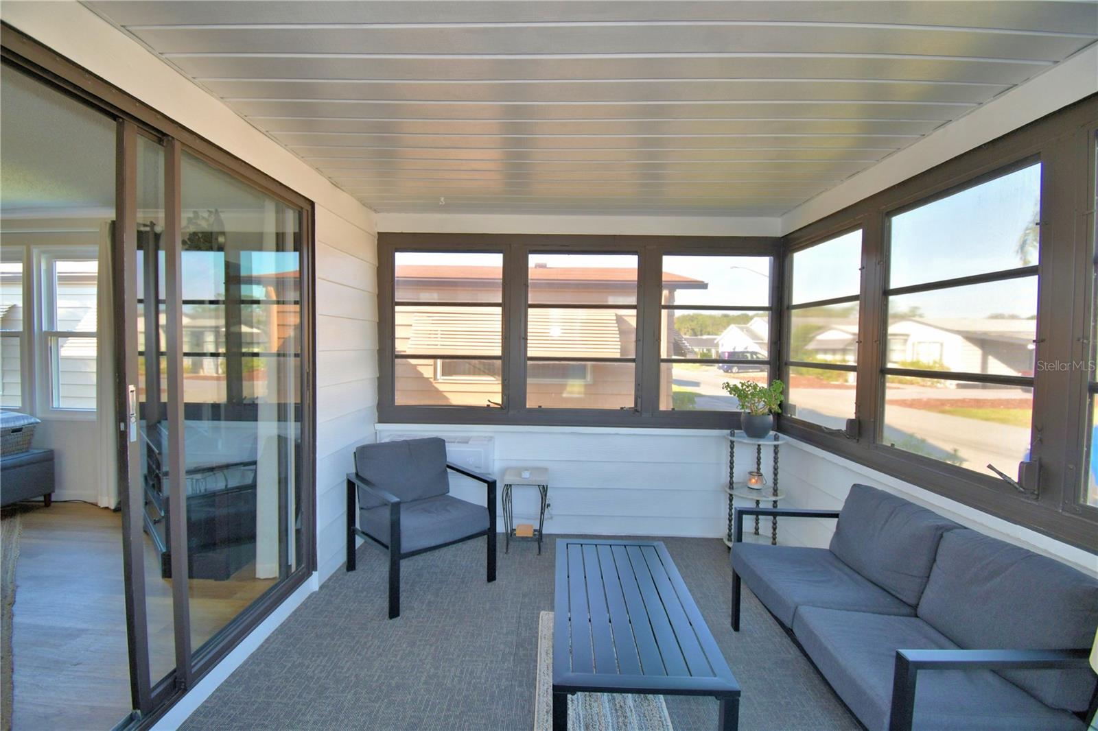 Image 21 of 50 For 4849 Goldenview Lane