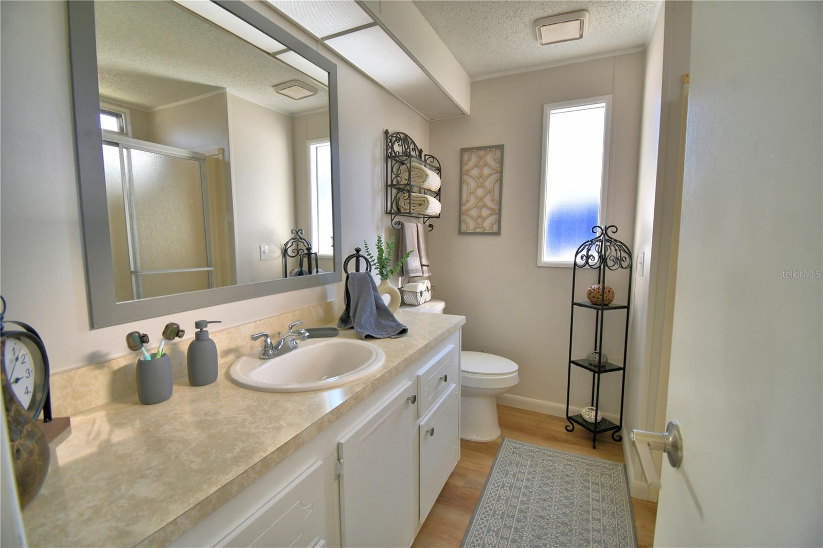 Image 29 of 50 For 4849 Goldenview Lane