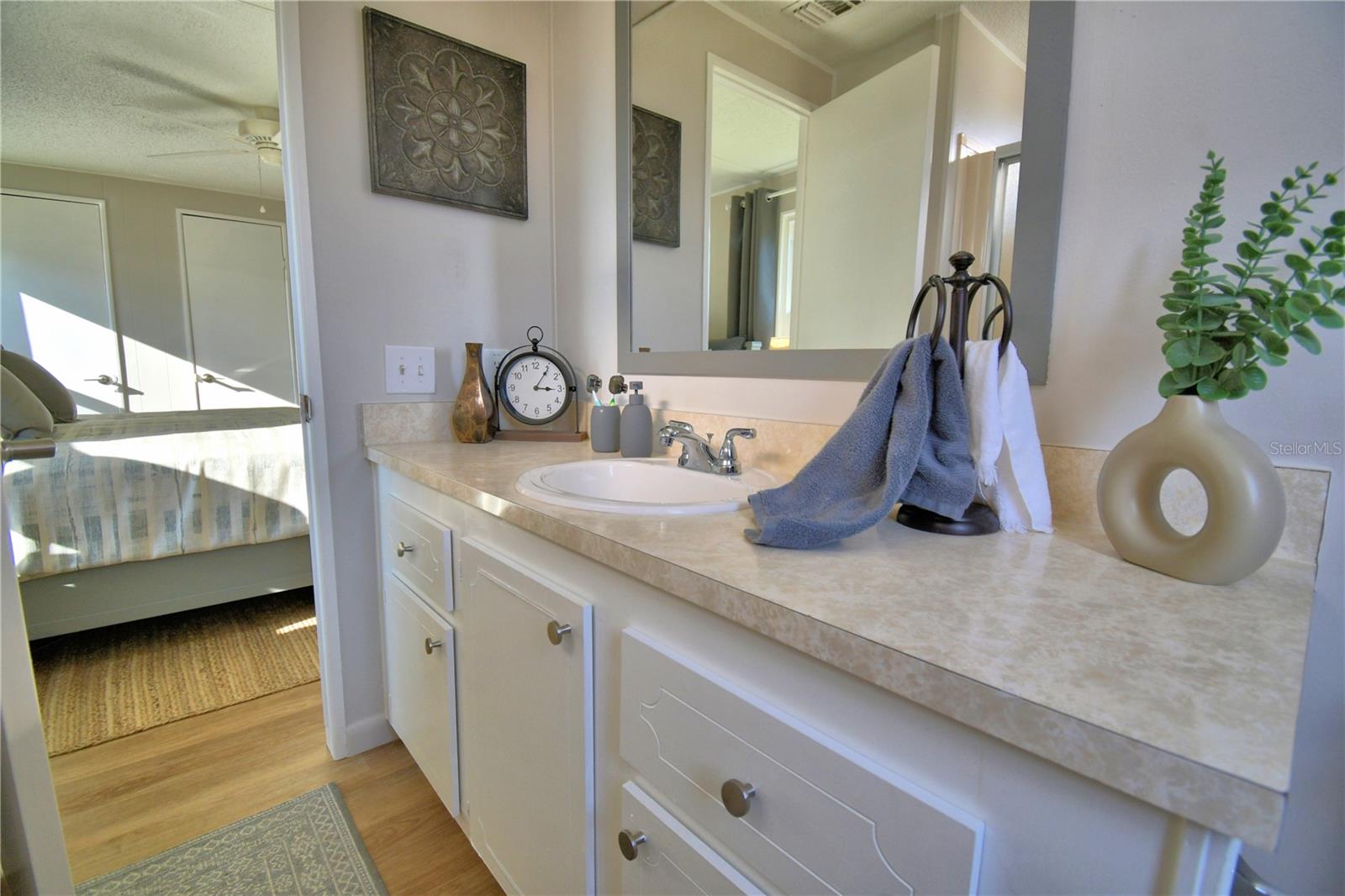 Image 32 of 50 For 4849 Goldenview Lane