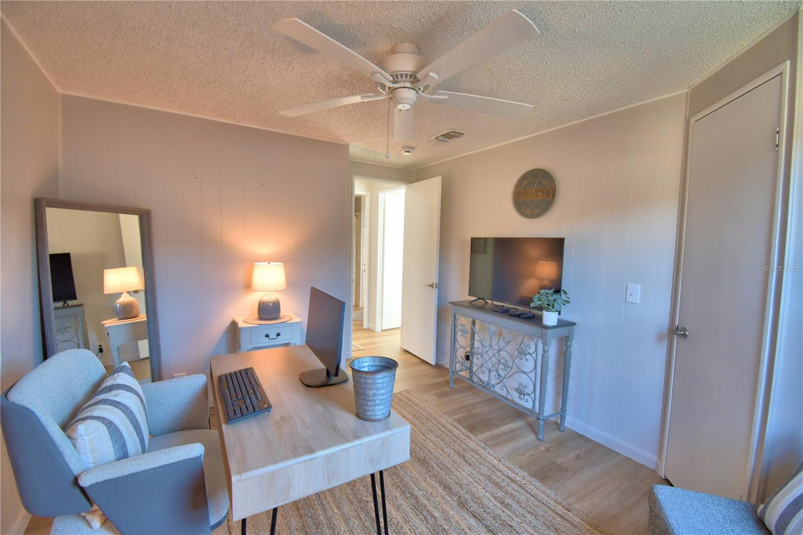 Image 36 of 50 For 4849 Goldenview Lane