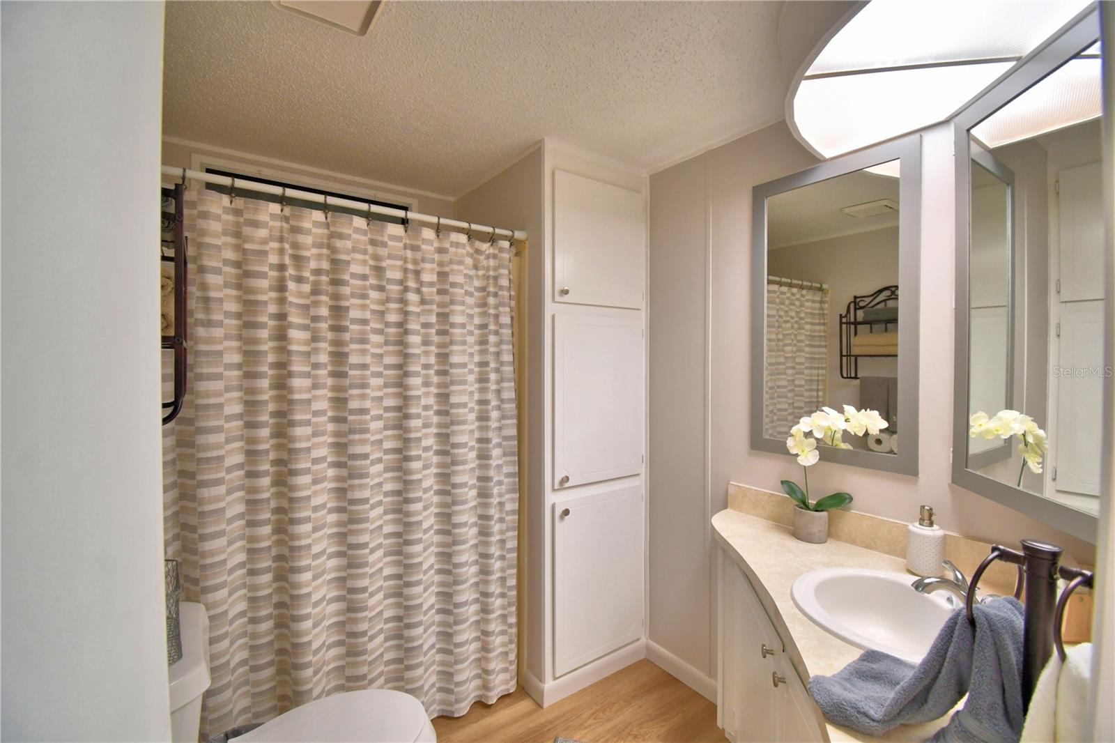 Image 37 of 50 For 4849 Goldenview Lane