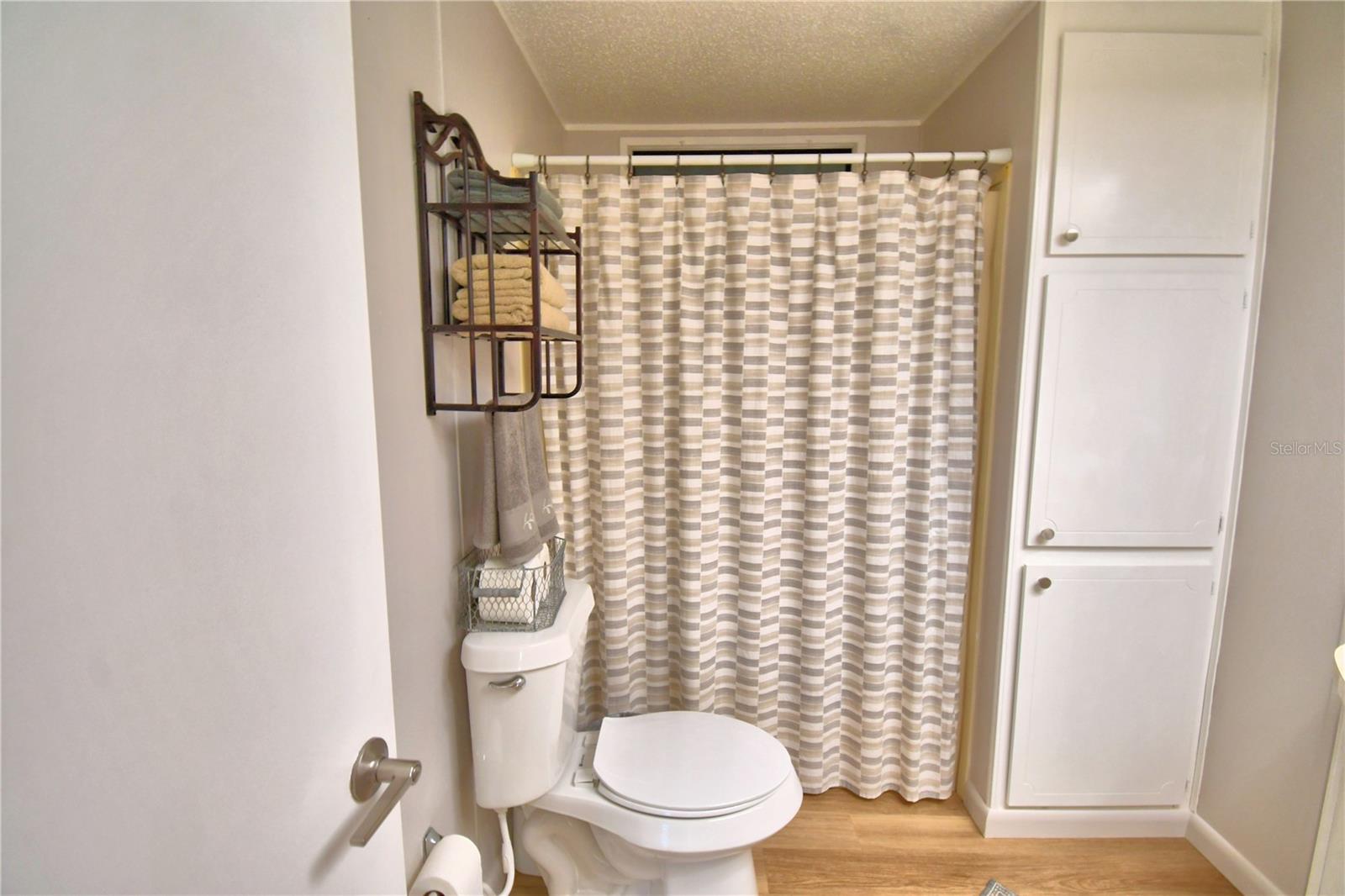 Image 39 of 50 For 4849 Goldenview Lane