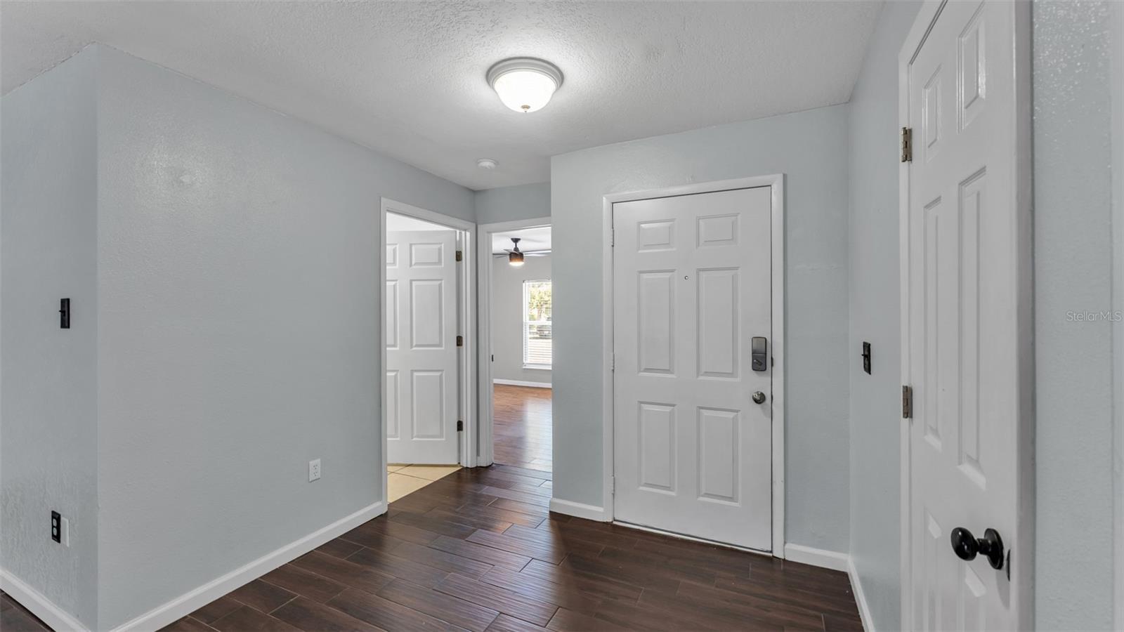 Image 14 of 43 For 6014 Doe Circle W