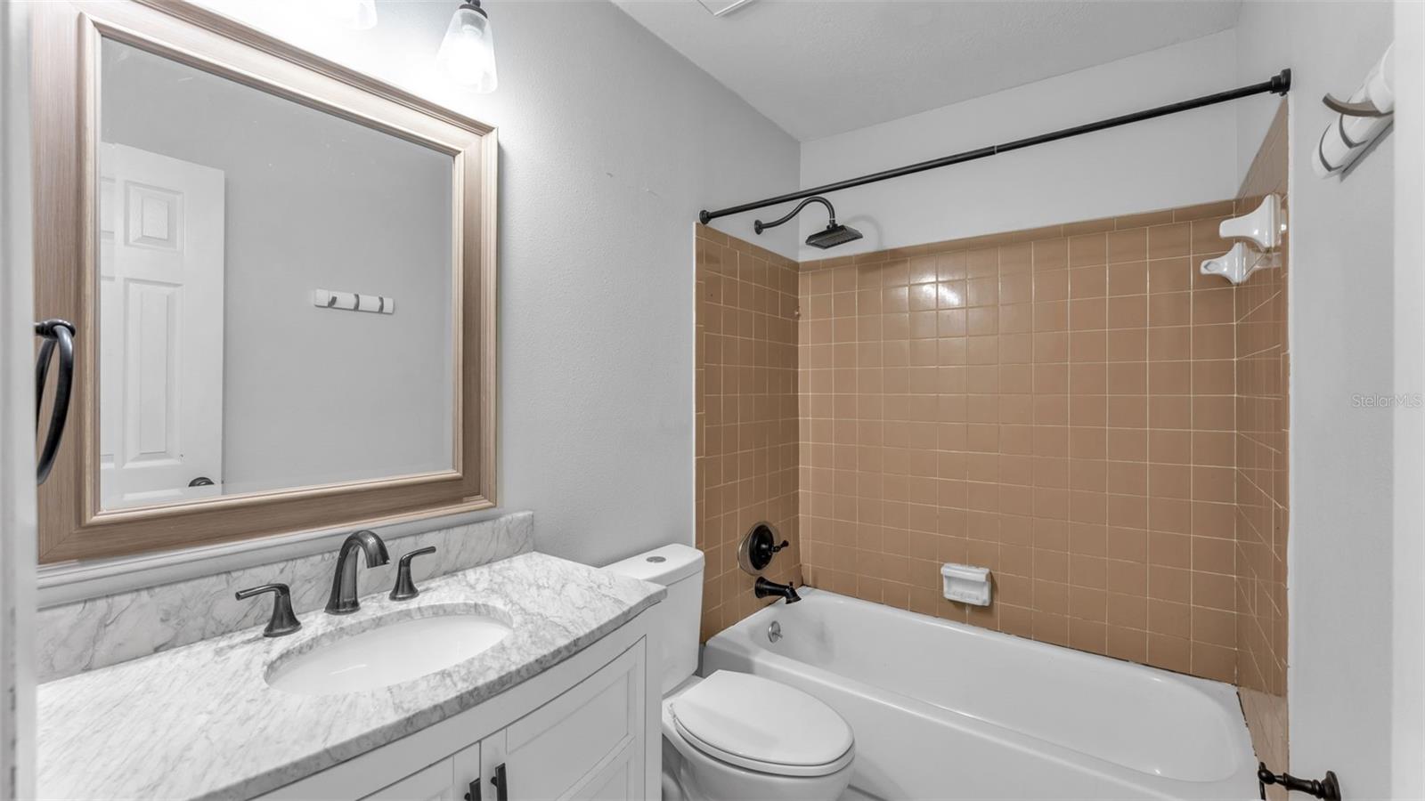 Image 19 of 43 For 6014 Doe Circle W