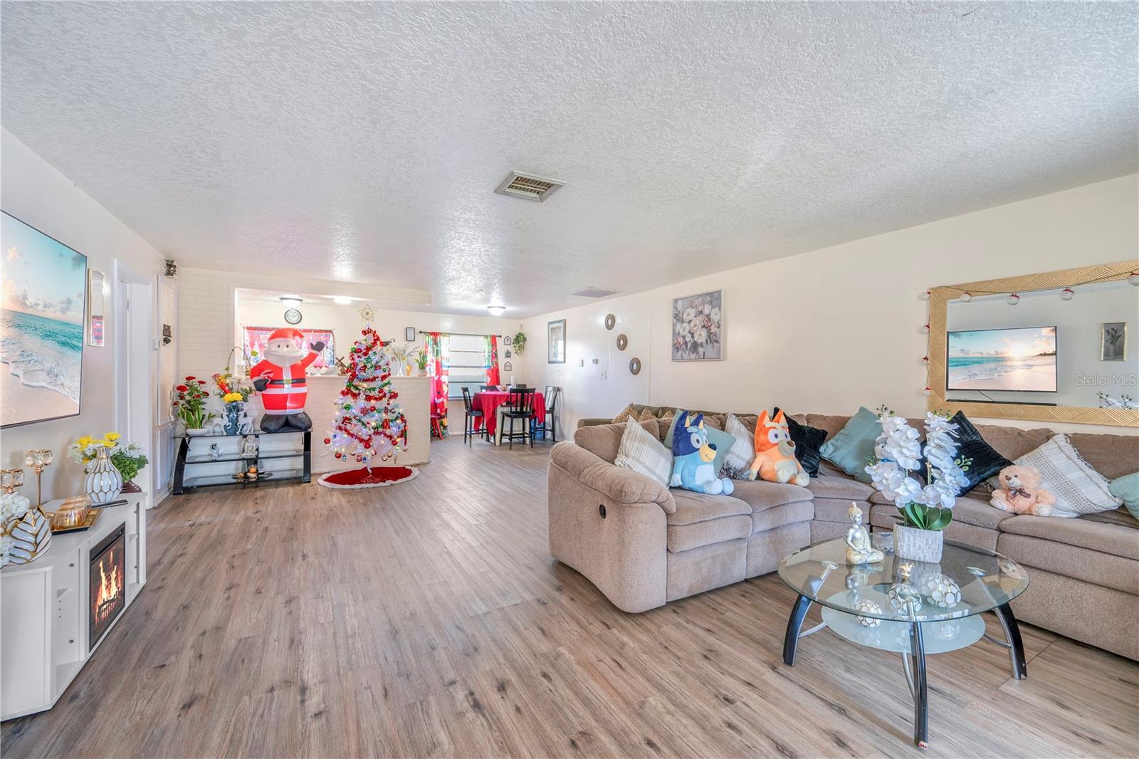 Image 2 of 34 For 2330 Wydine Drive