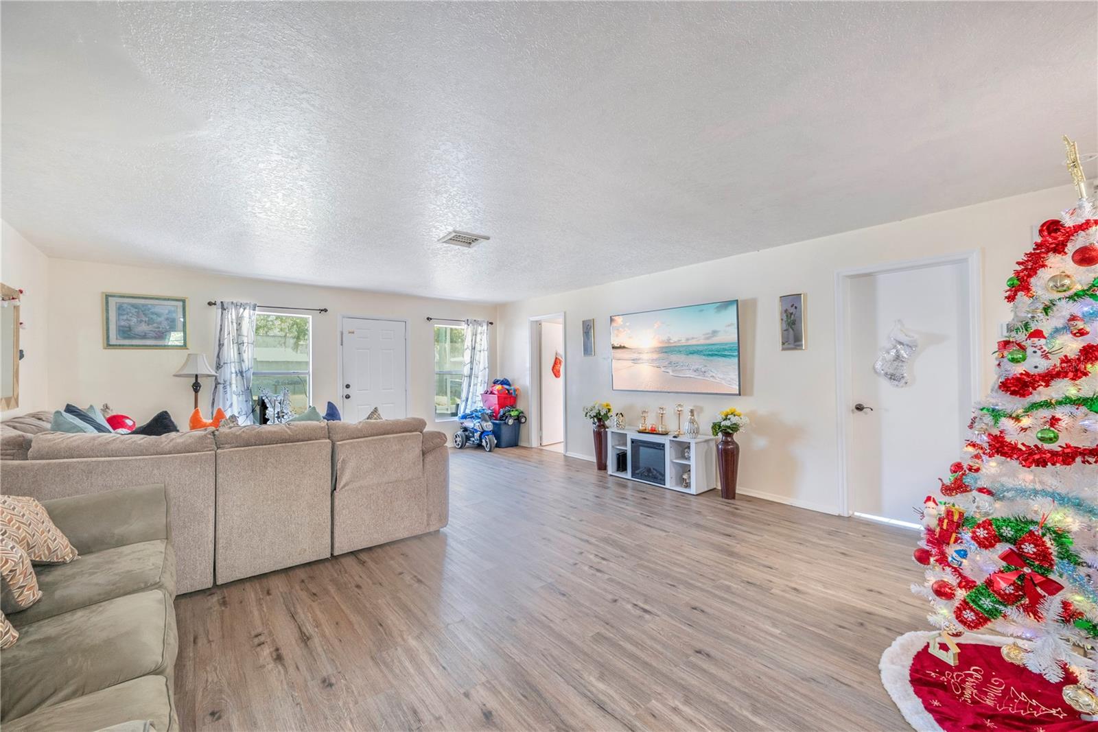 Image 7 of 34 For 2330 Wydine Drive