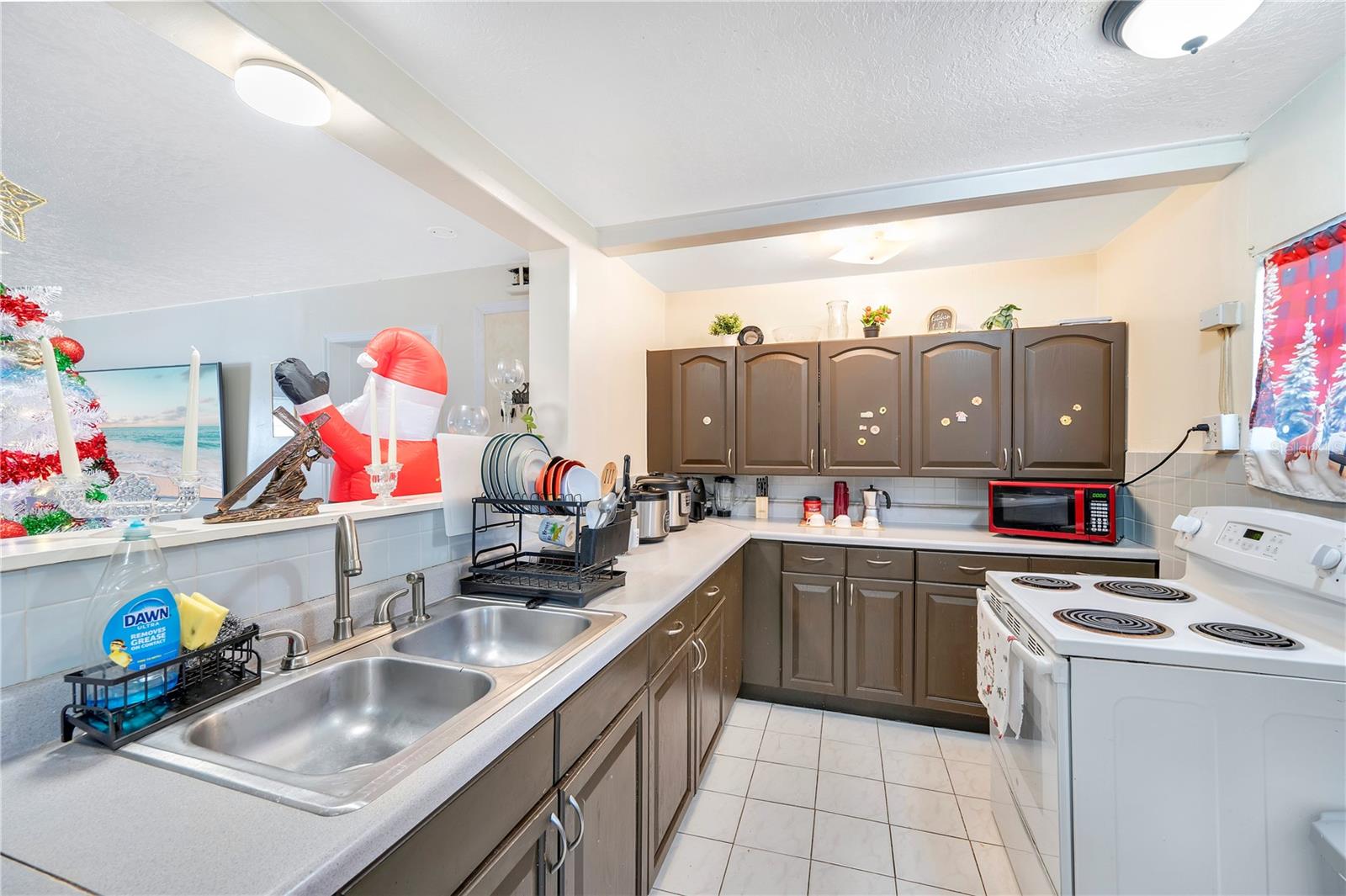 Image 9 of 34 For 2330 Wydine Drive