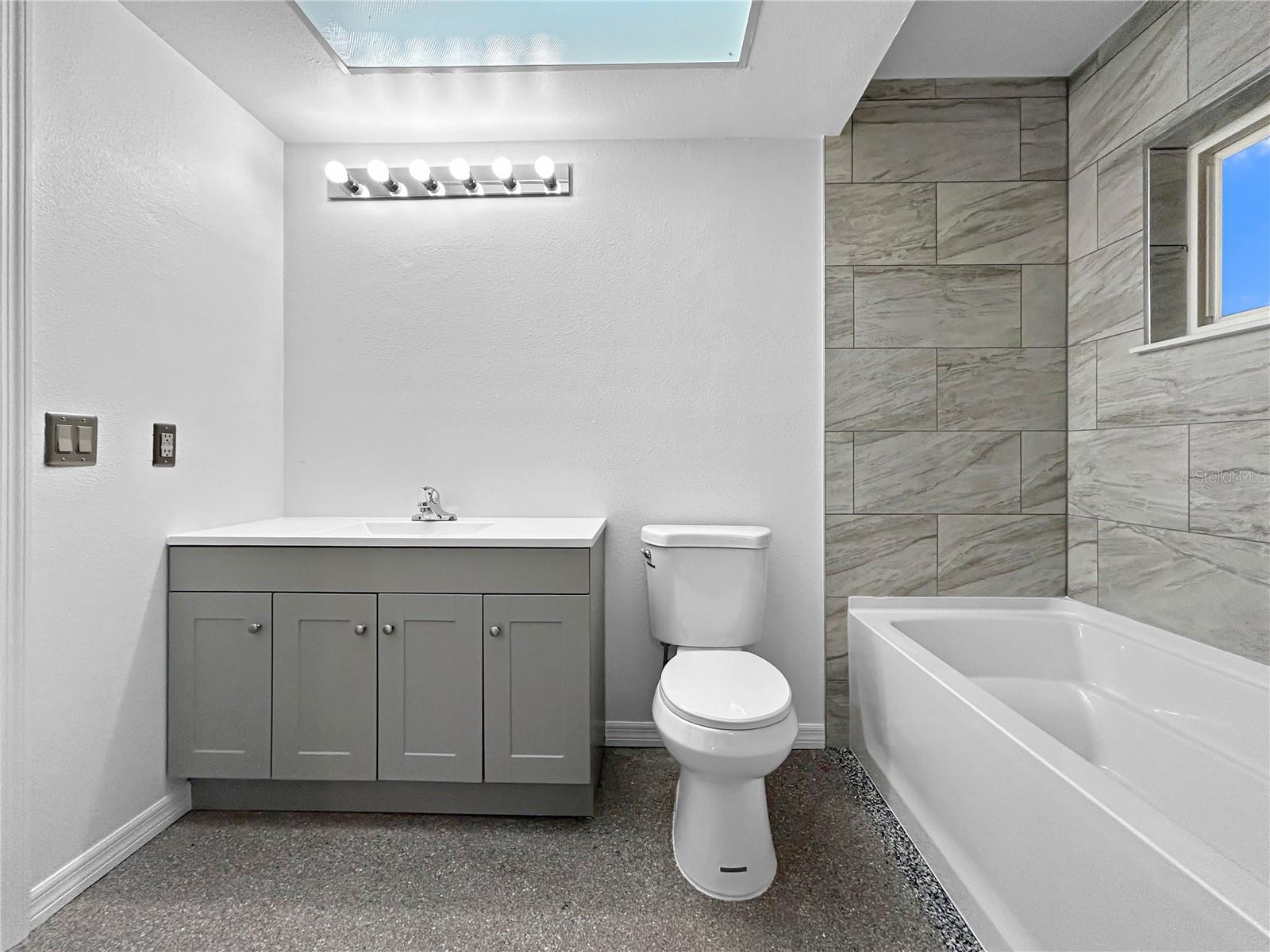 Image 15 of 34 For 16206 Sea Pines Drive