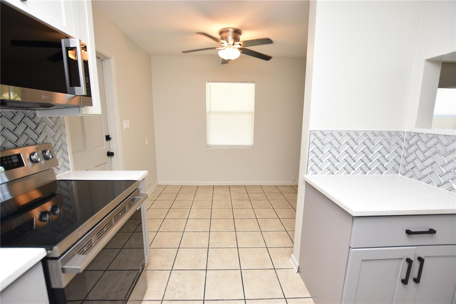 Image 11 of 35 For 118 Flamingo Drive